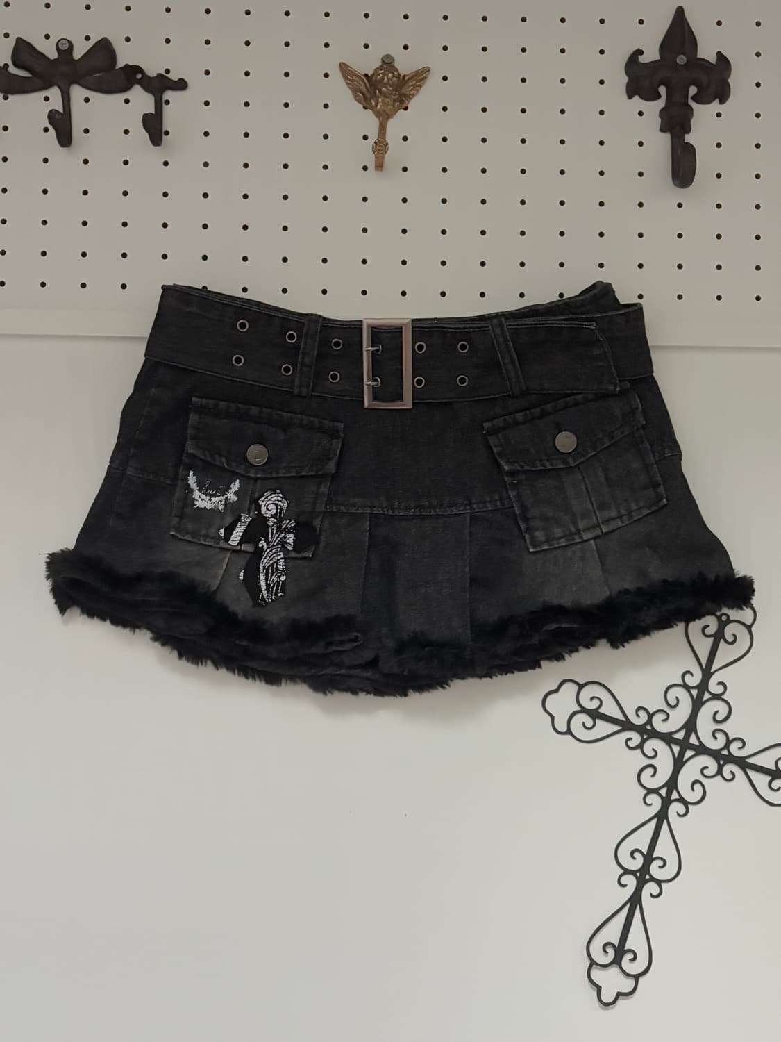 • hurtremake black fur eyelet belt mini  상품이미지1