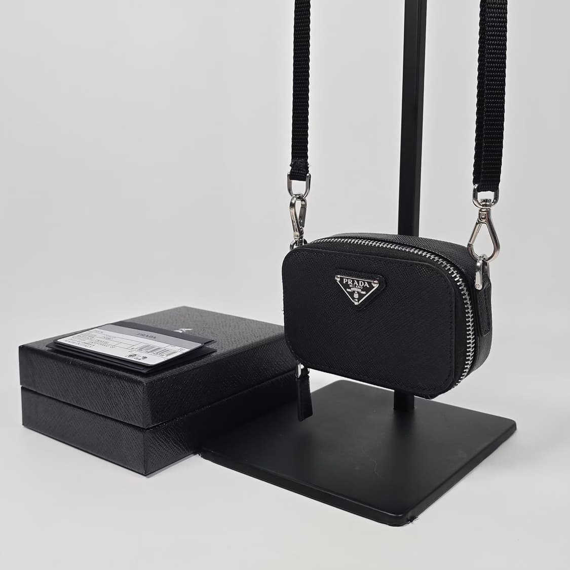 프라다 사피아노 레더 미니 파우치 크로스백 상품이미지1