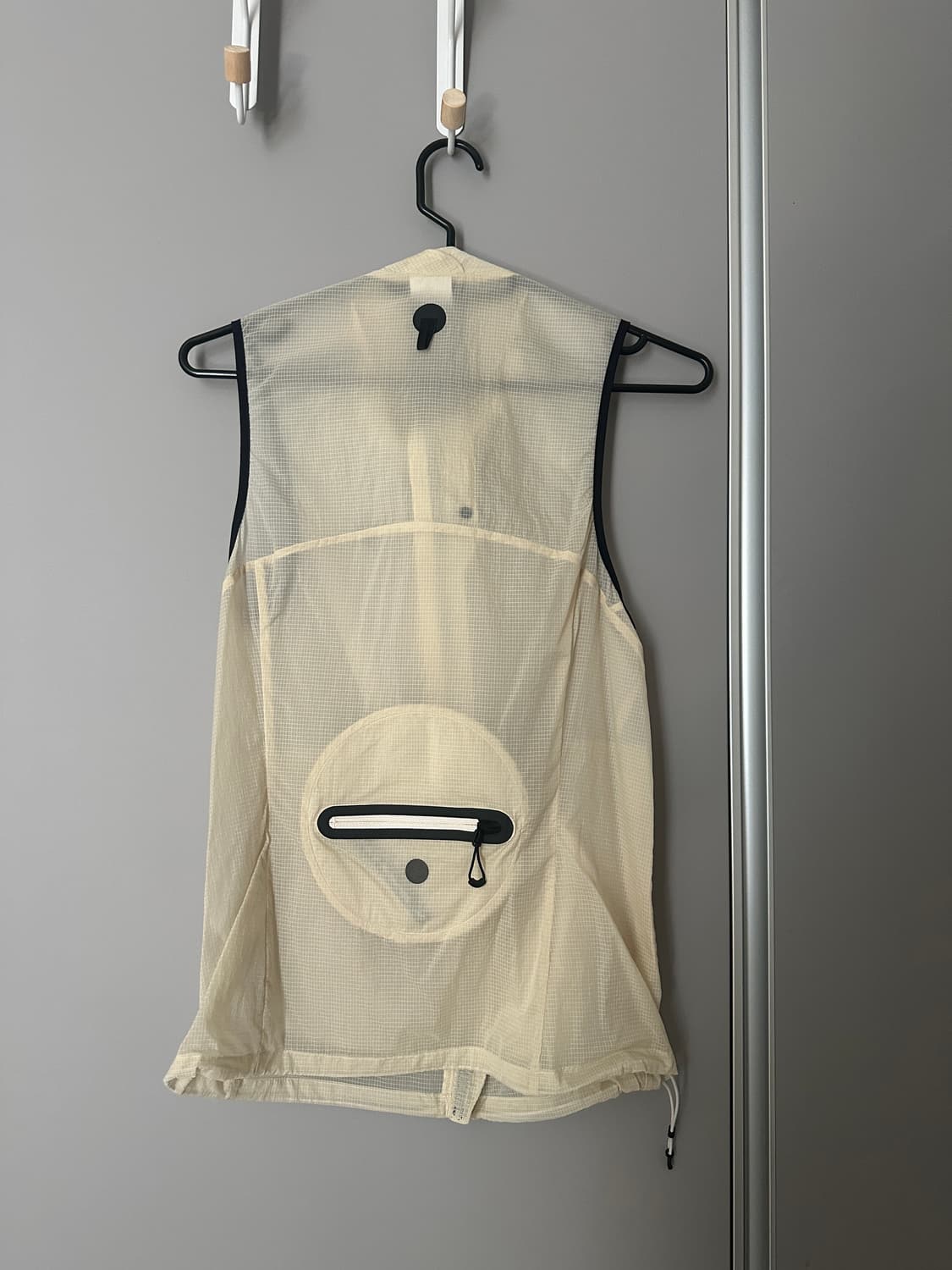 아식스 러닝조끼 상품이미지2