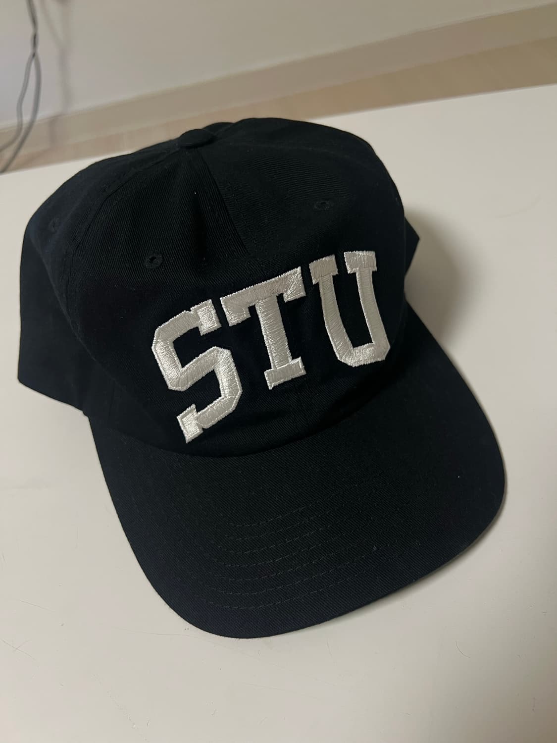 스투시 stu 아치 로고 캡 블랙 상품이미지1