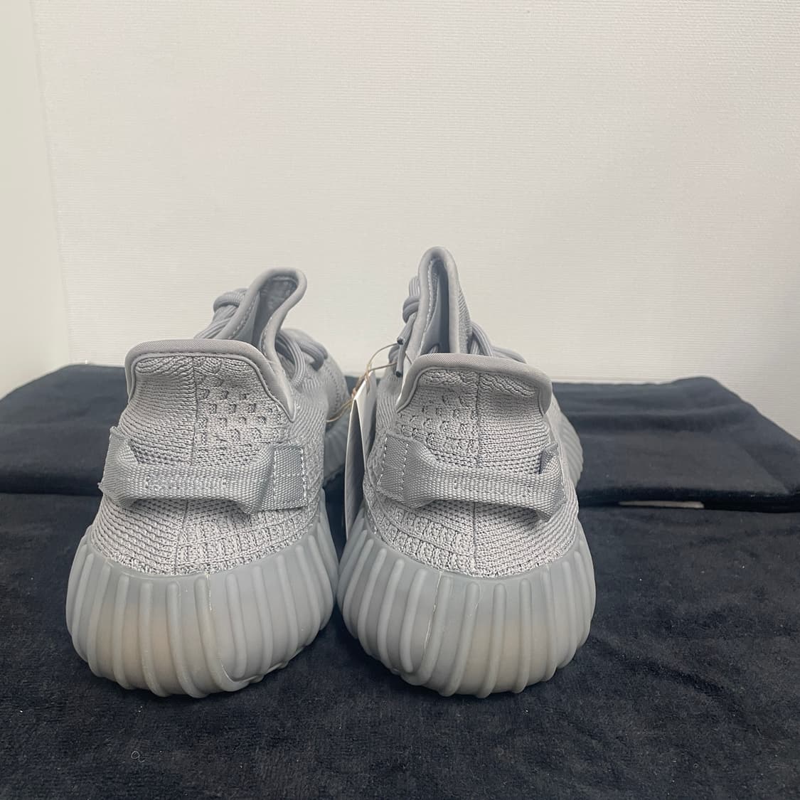 아디다스 이지 부스트 350 V2 스틸그레이 275 상품이미지4