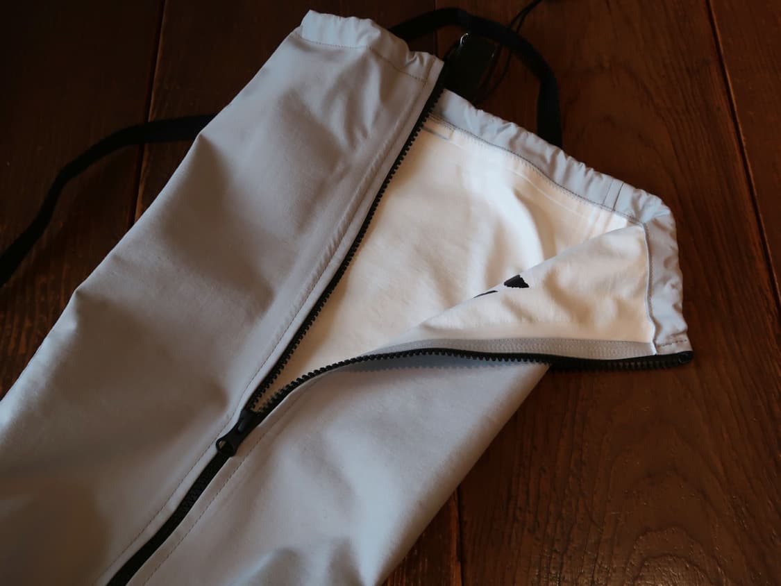 GR10K 테크 캔버스 숄더 파우치 라이트 그레이 상품이미지1