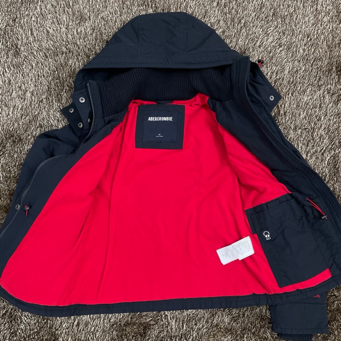 아베크롬비 블랙 슬림핏 숄카라 후드 점퍼 XS 상품이미지2