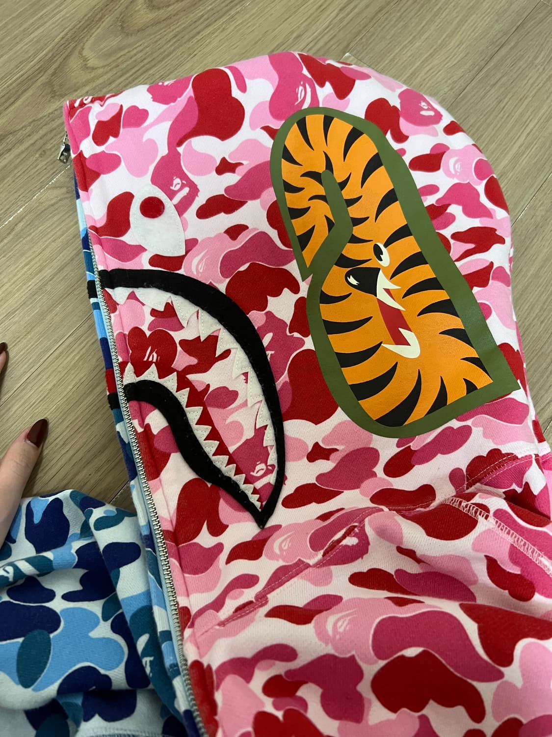 베이프 ABC카모 세퍼레이트 샤크 풀 집 후드 블루 핑크m 상품이미지3