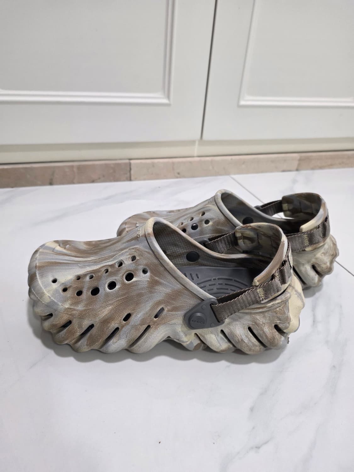 크록스 에코 마블 본 멀티 ECHO MARBLED CLOG  상품이미지1