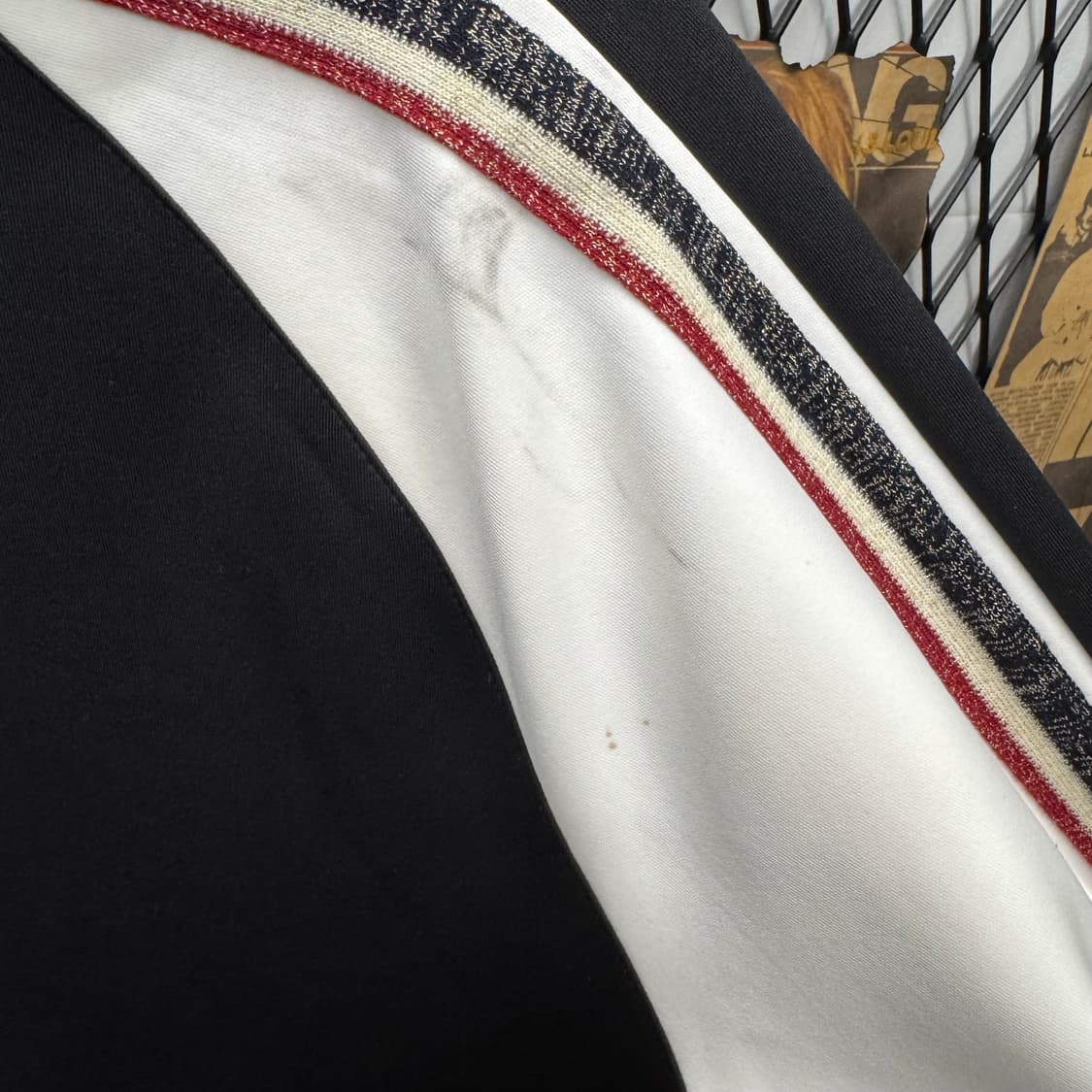 에드 하디 트랙 자켓 전면 타이거 크라운 자수 포인트 블랙 상품이미지9