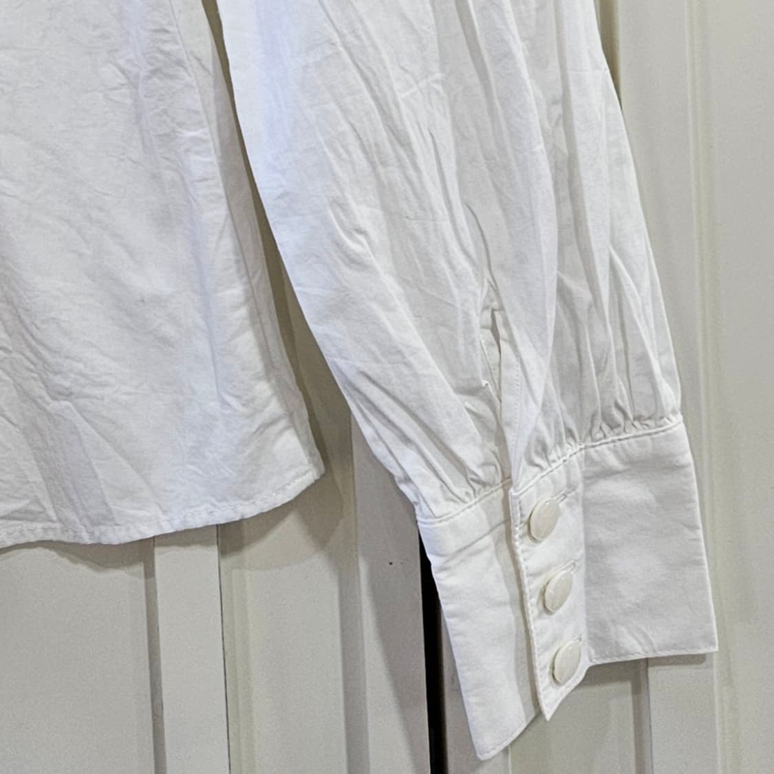 Mezzo Piano 프릴 블라우스 화이트 상품이미지8