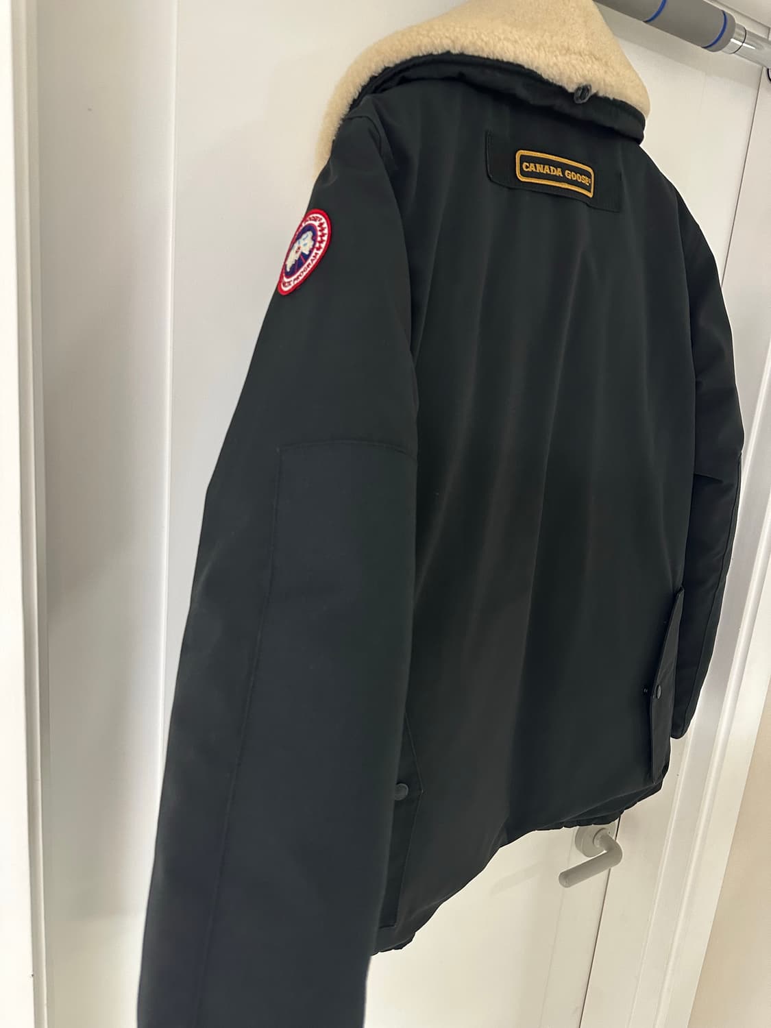 캐나다구스 매키너 블랙 색상 L사이즈 상품이미지6