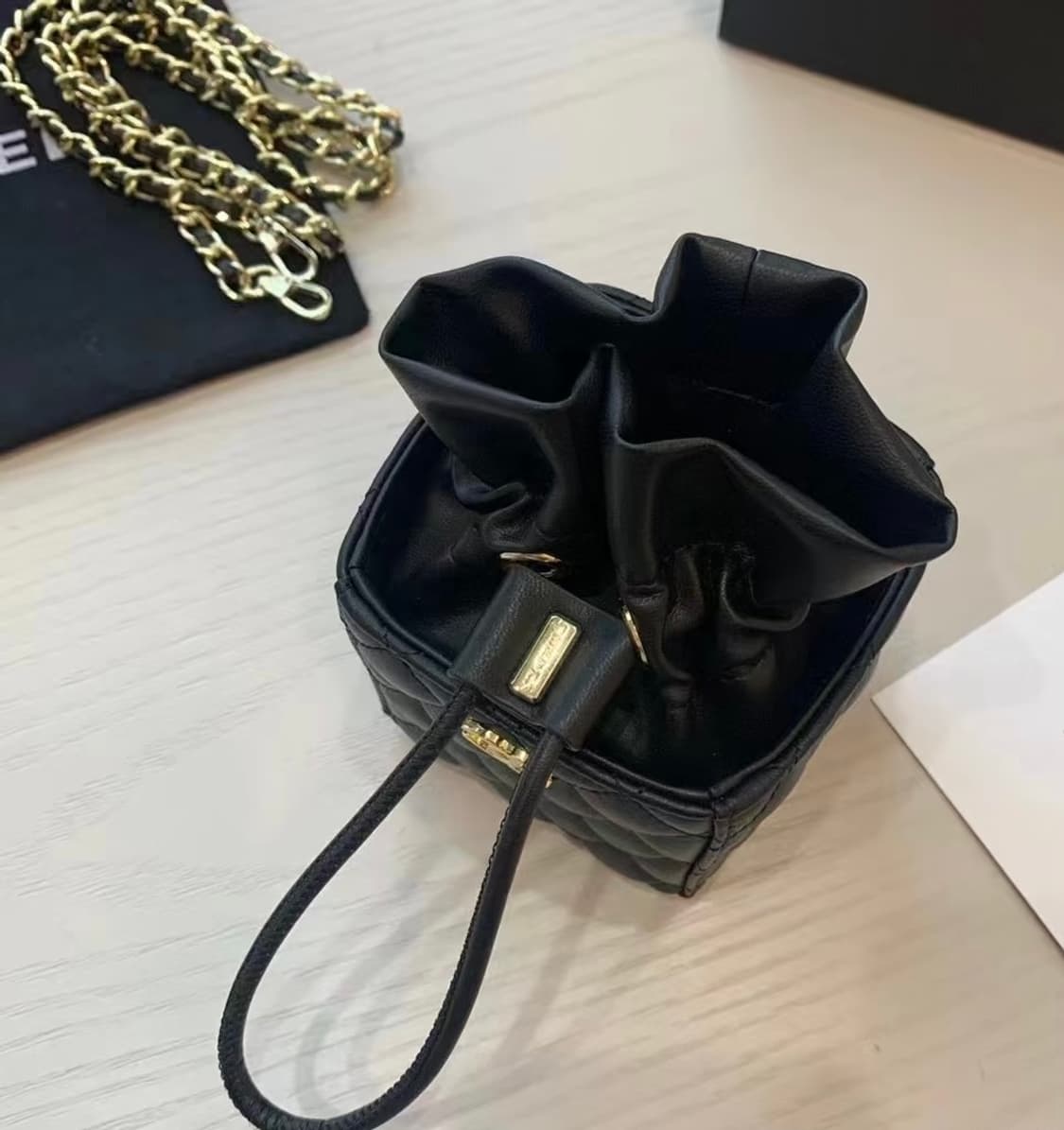 샤넬 뷰티 미니 버킷백 상품이미지2