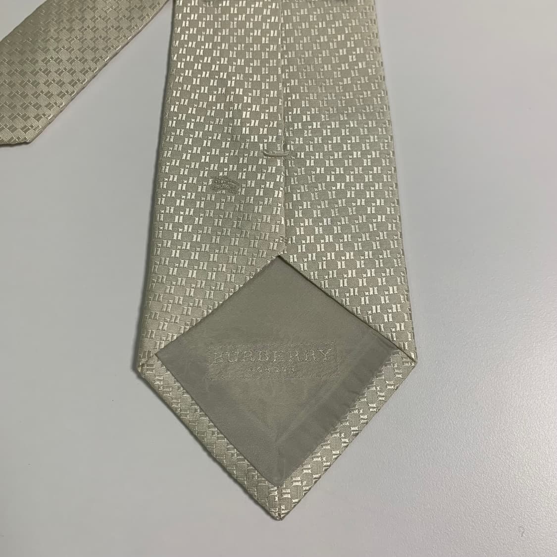 버버리(BURBERRY) 명품넥타이 화이트 100실크 결혼식넥타이 A+ 상품이미지6