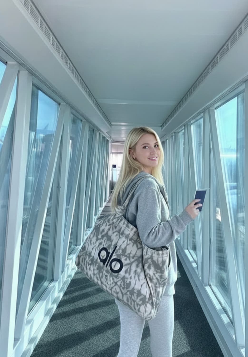 알로요가(alo) 아이코닉 쇼퍼 토트백 상품이미지2