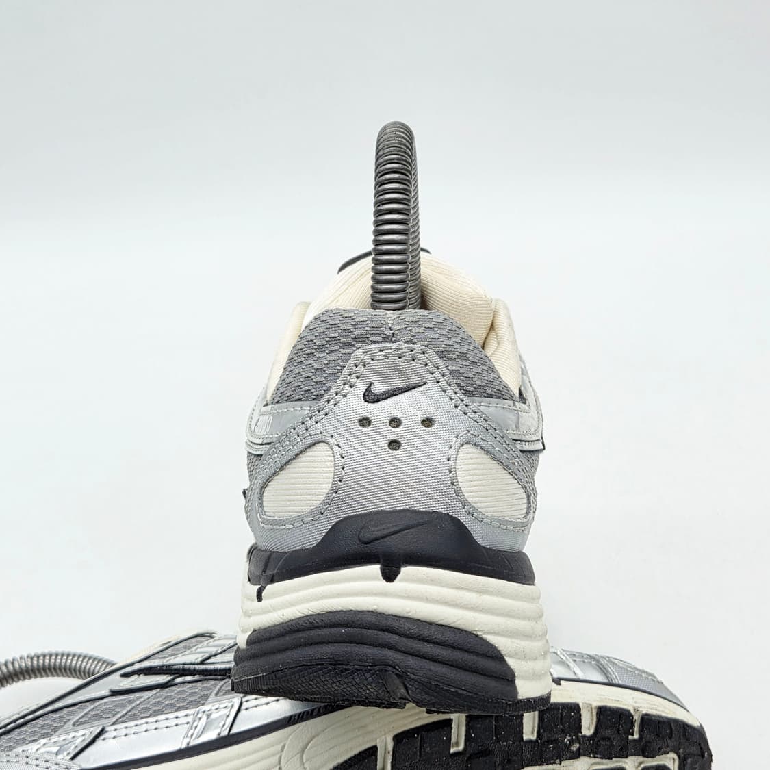  나이키 P-6000 메탈릭 실버 (230)  상품이미지2