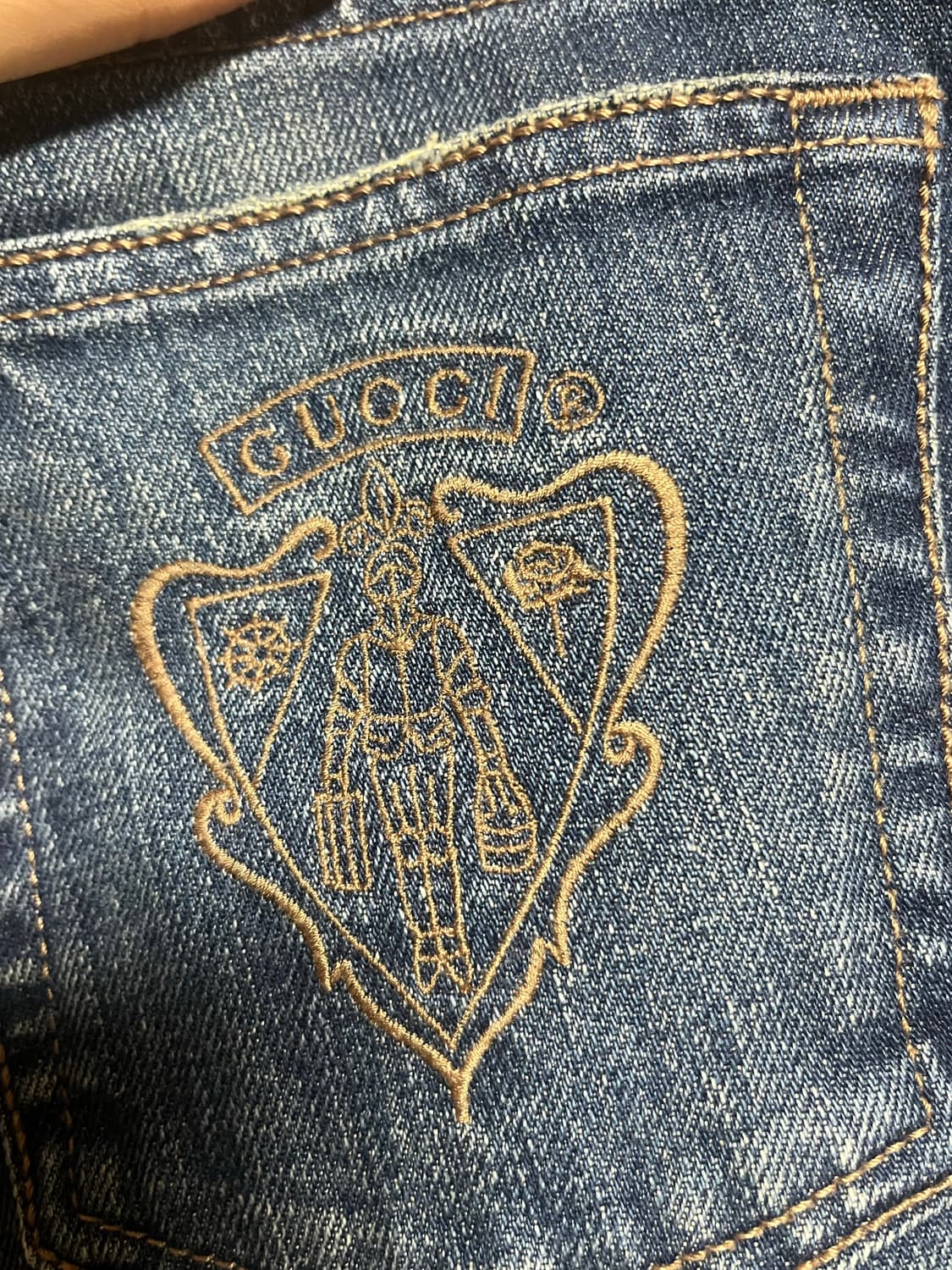 (GUCCI) 아카이브 크레스트 로고 자수 데님 상품이미지3