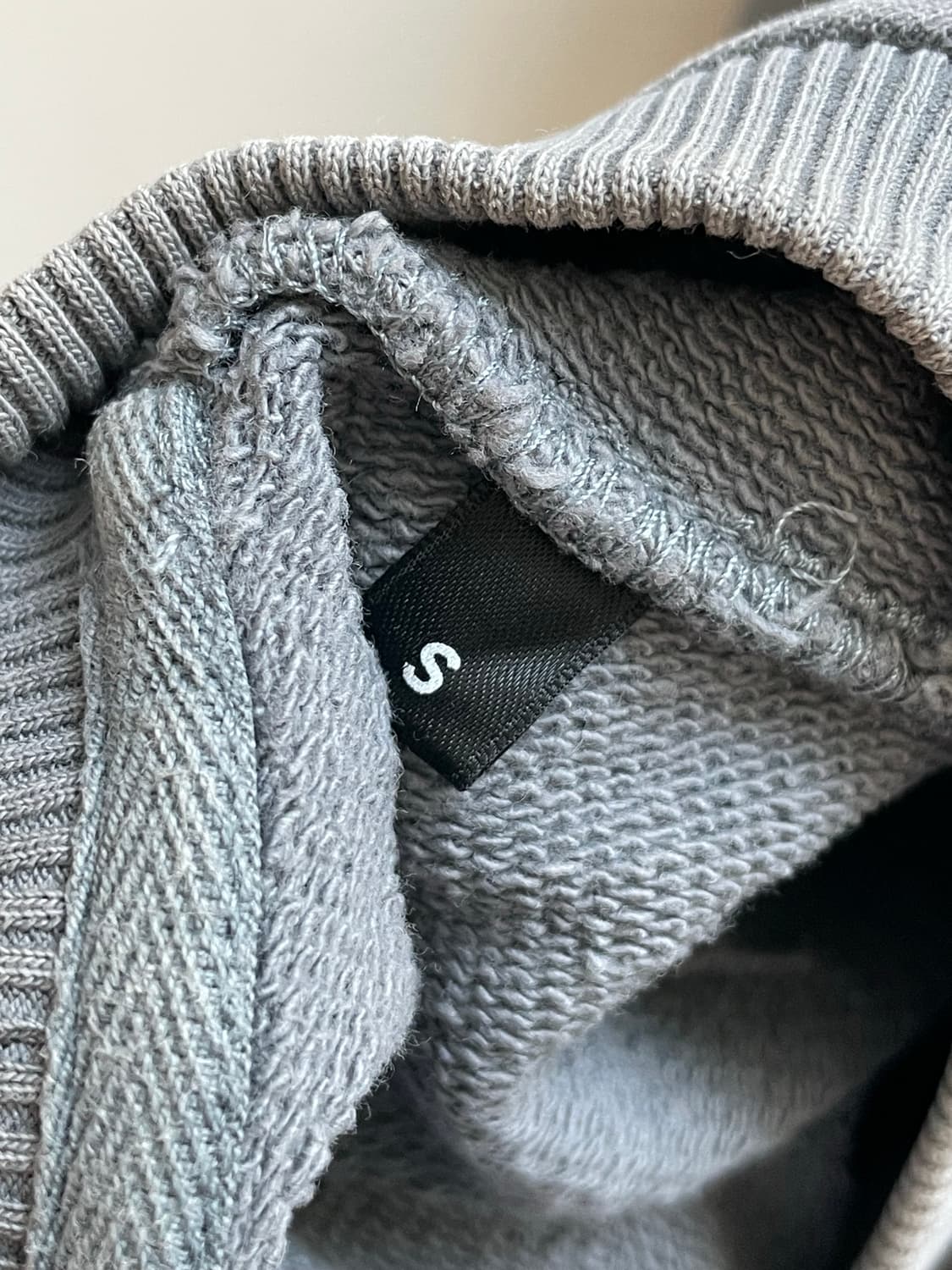 아미 스몰 하트 맨투맨 그레이 S사이즈 상품이미지5