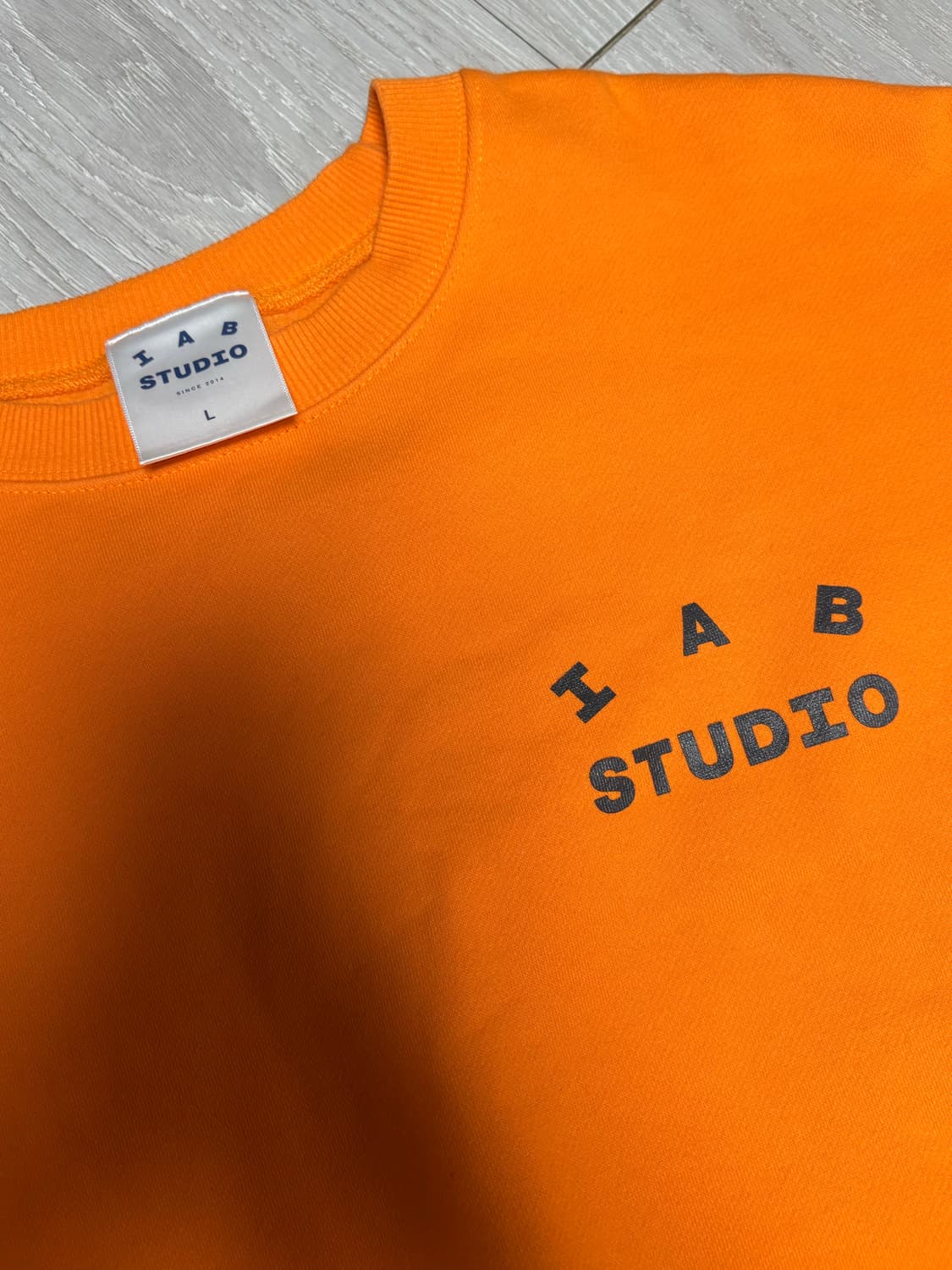 아이앱 스튜디오 두산 맨투맨 오렌지 상품이미지2