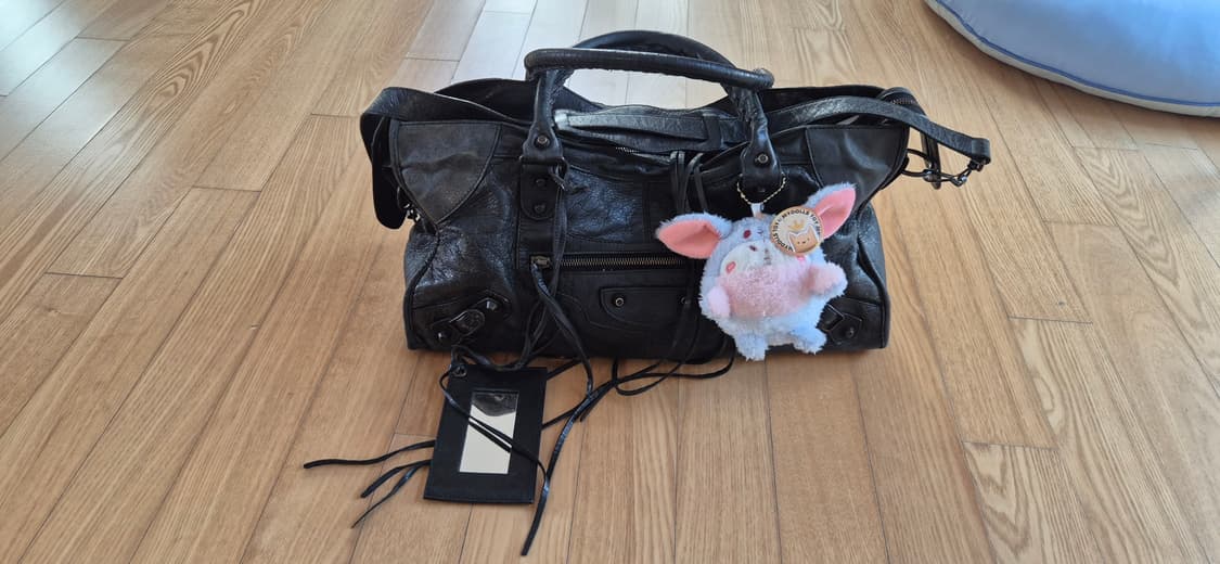 발렌시아가 르시티 블랙 라지 상품이미지6