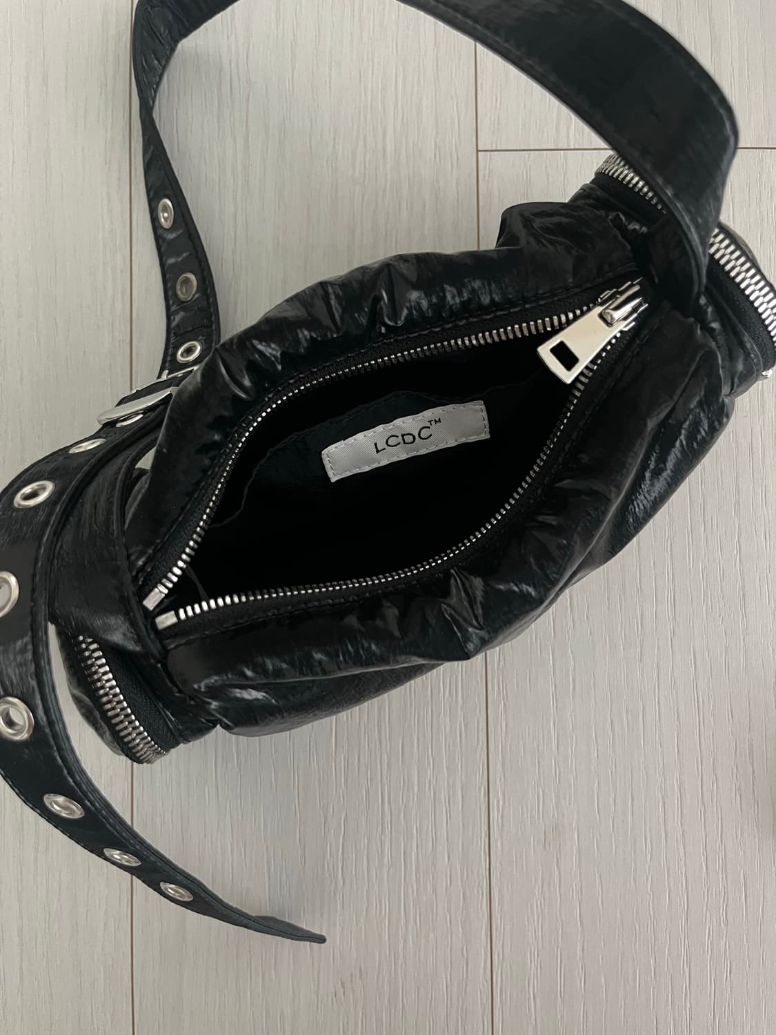 LCDC TM EYELET BELT-STRAP BAG black 상품이미지6