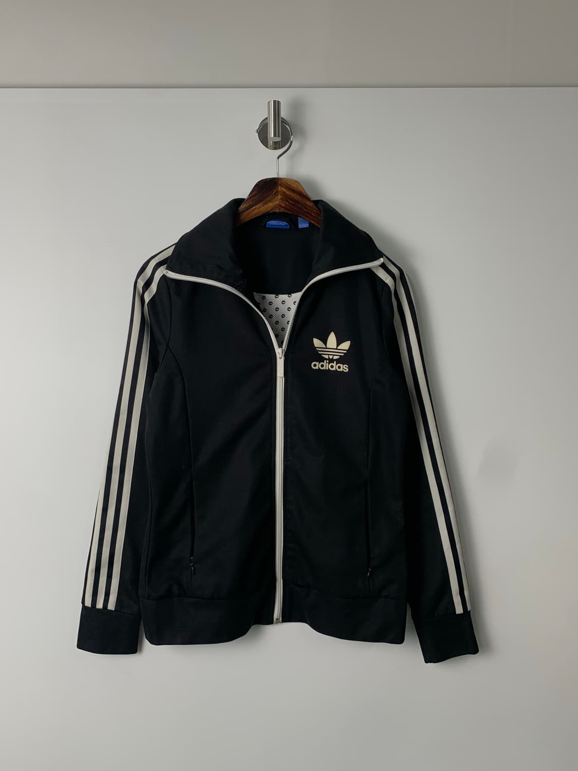 아디다스 유로파 블랙 트랙 져지 상품이미지2