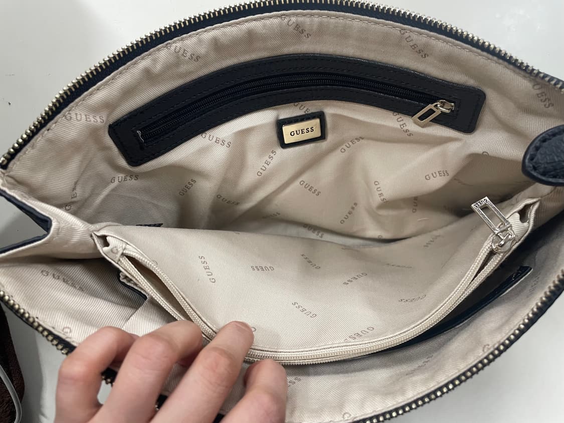 GUESS  상품이미지2