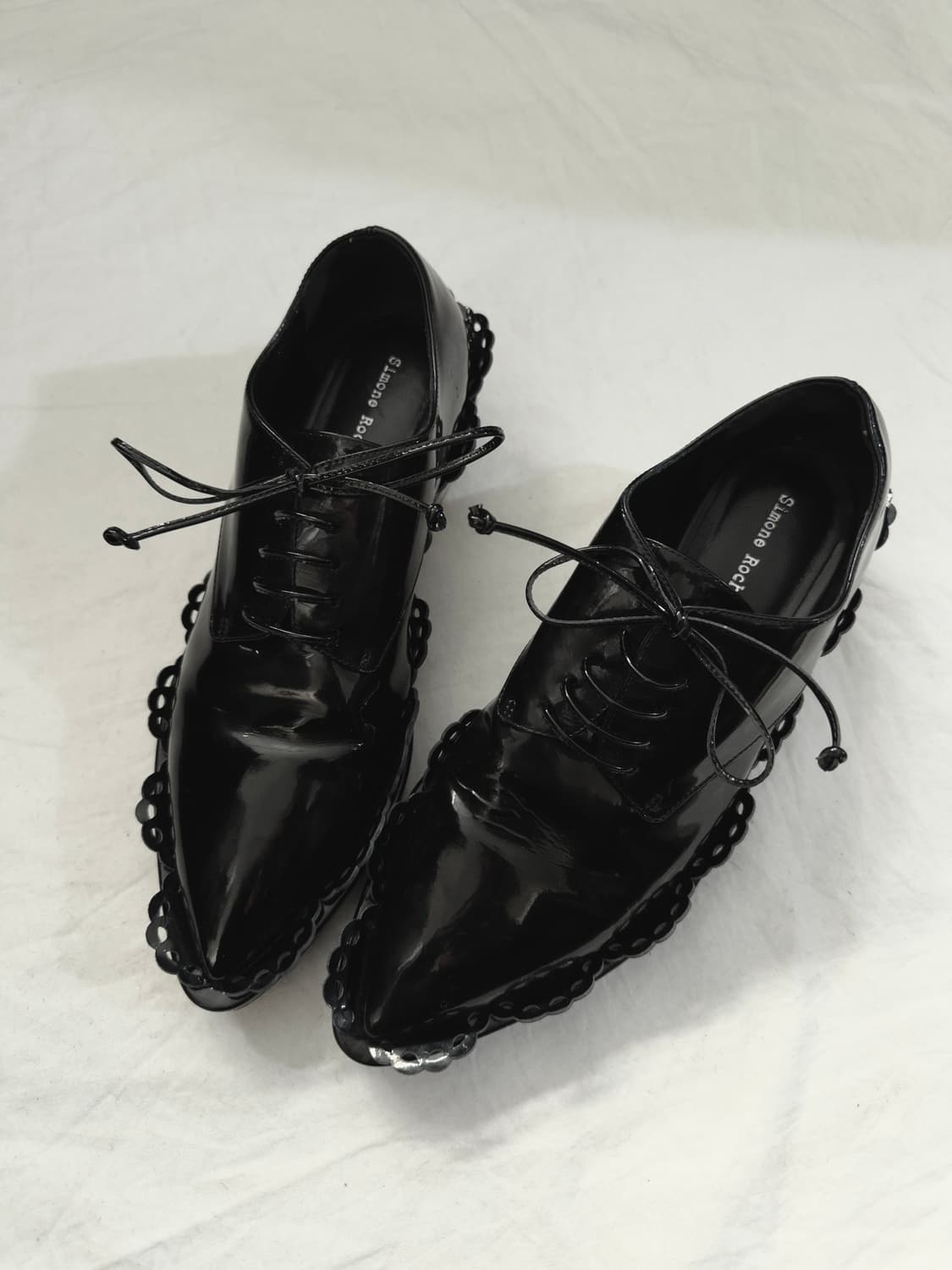 시몬로샤 레이스업 페이턴트 레더 로퍼 상품이미지1