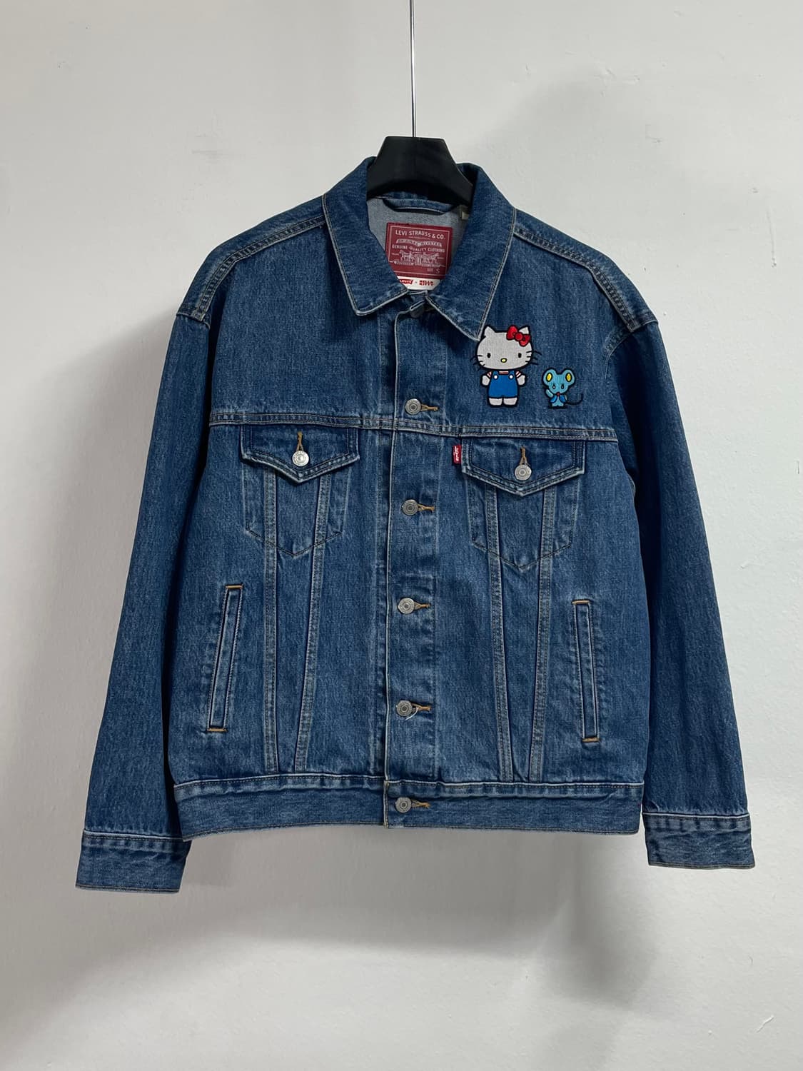 리바이스 X 헬로키티 오버사이즈 청자켓 (on.398) 상품이미지1