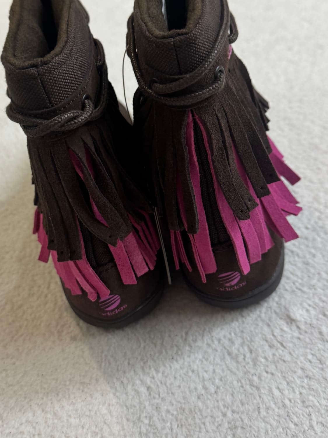 새상품 아디다스 프린지 부츠 ugg 상품이미지5