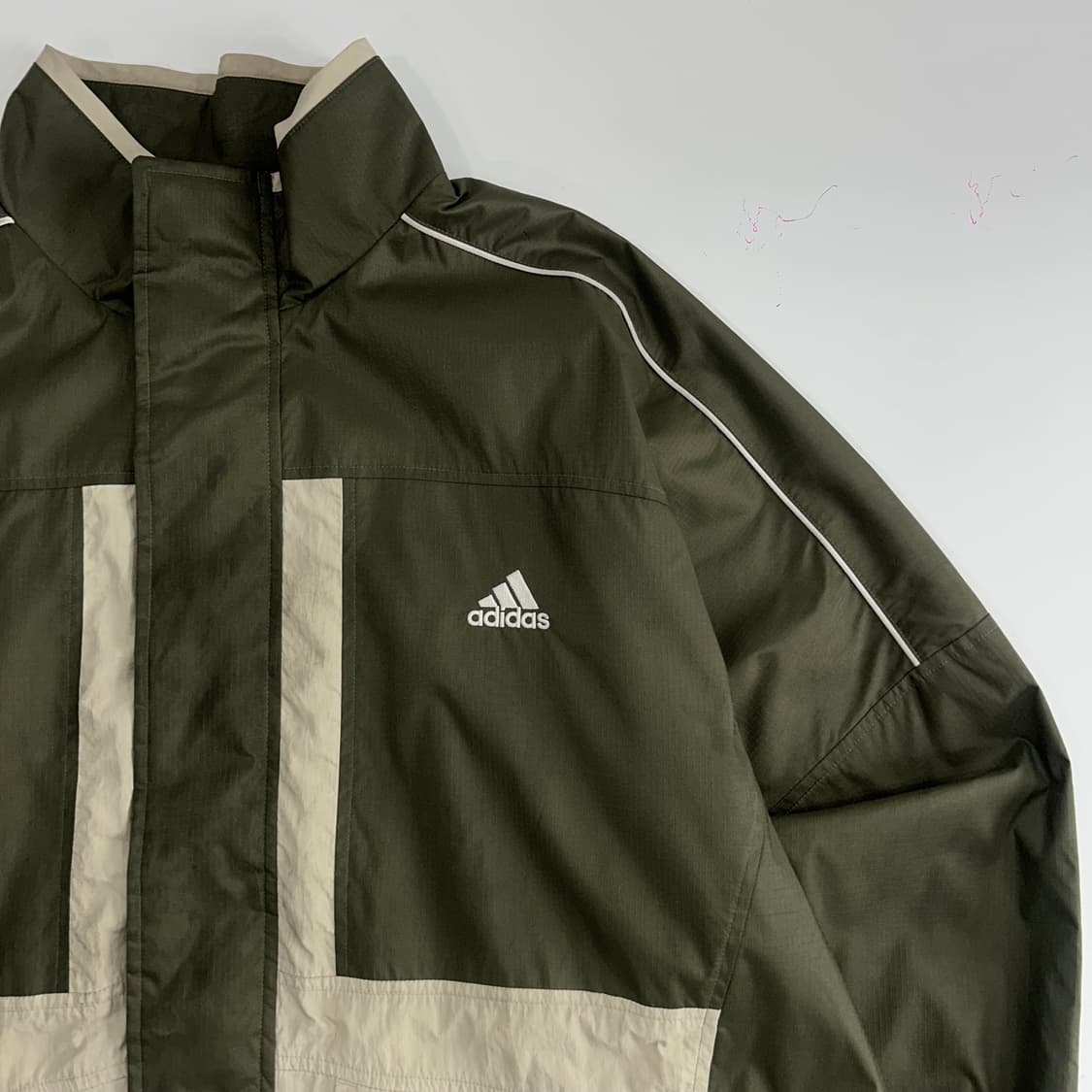 Adidas 아디다스 베이지 카키 배색 바람막이 상품이미지4