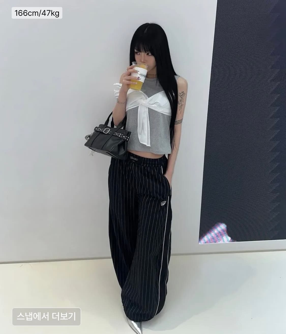 배드블러드 다크 클래식 핀스트라이프 트랙팬츠 - 블랙 상품이미지5