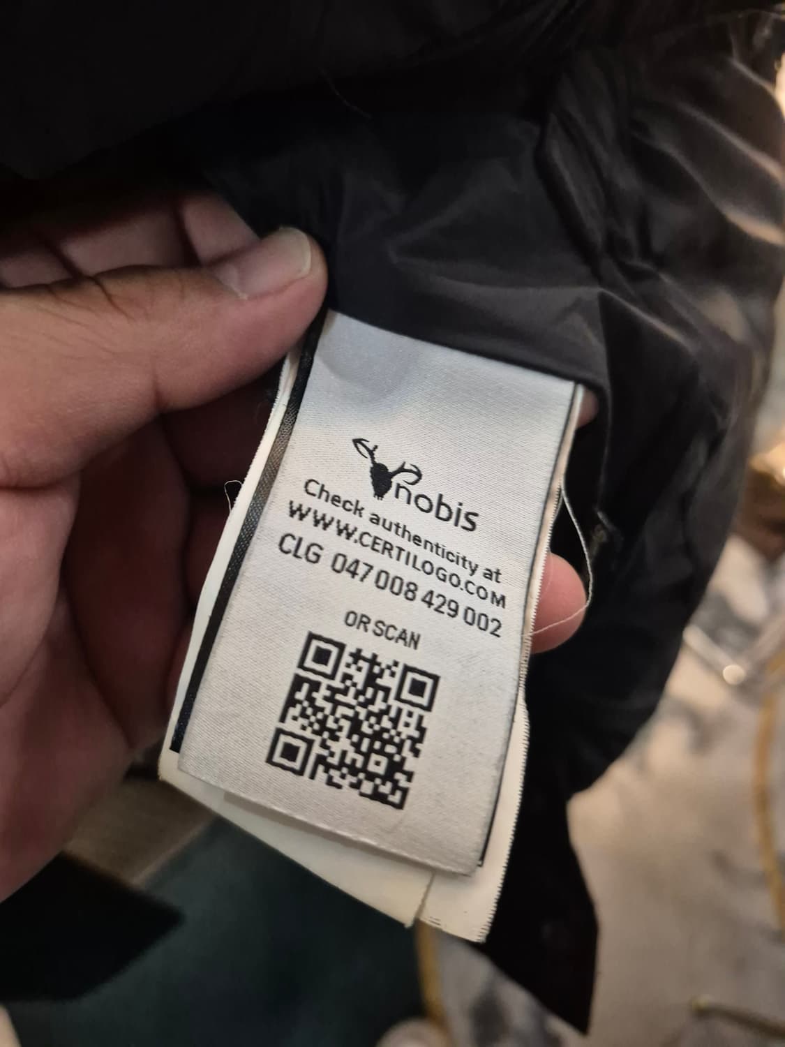 노비스 야테시 블랙 색상 패딩 L 상품이미지5