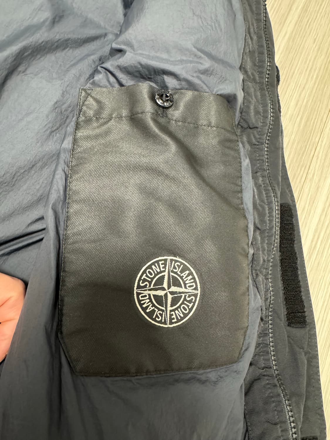 스톤아일랜드 크링클랩스 21fw 패딩 조끼 L사이즈 팝니다. 상품이미지7