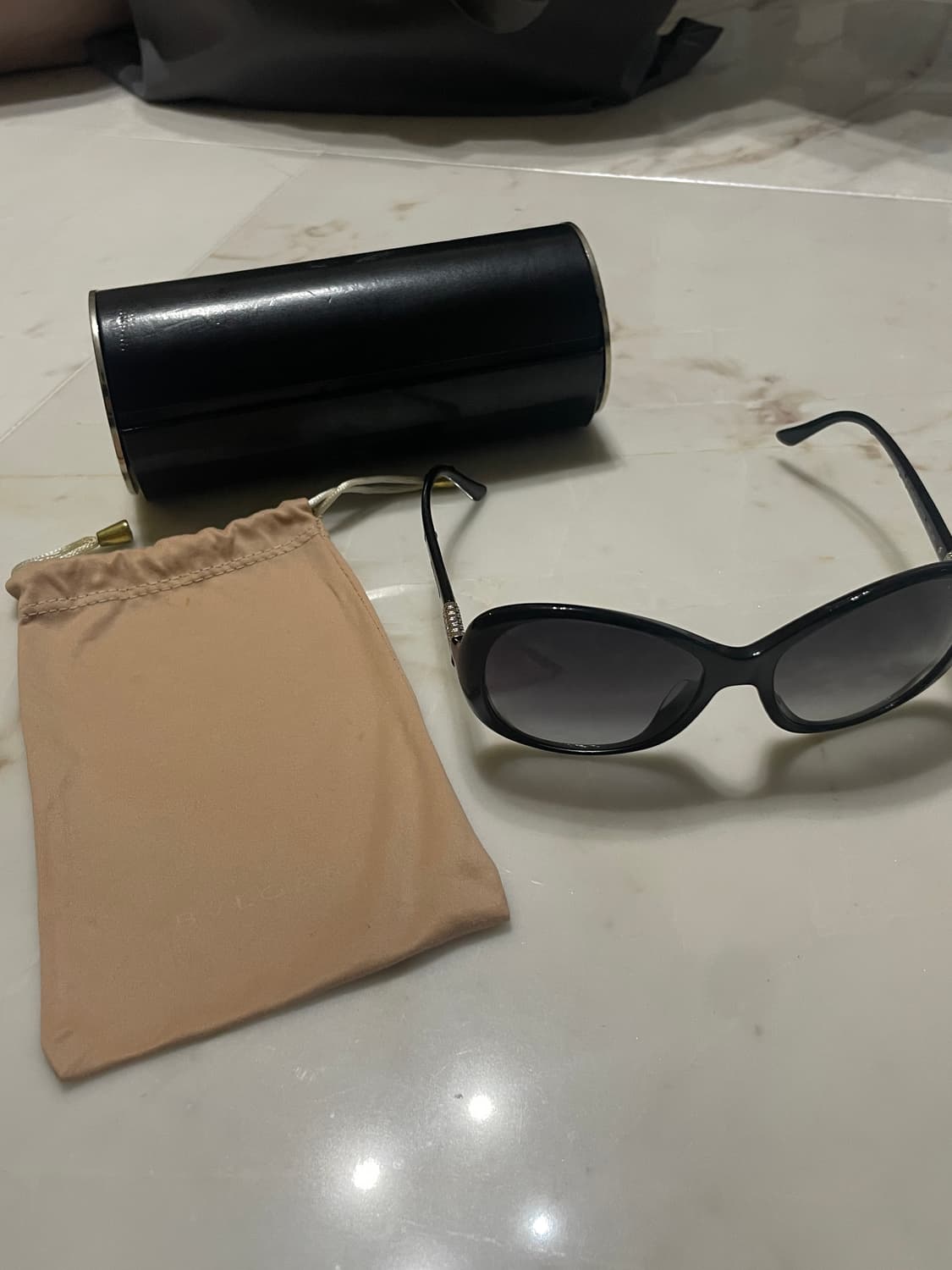 불가리  블랙 선글라스 상품이미지1