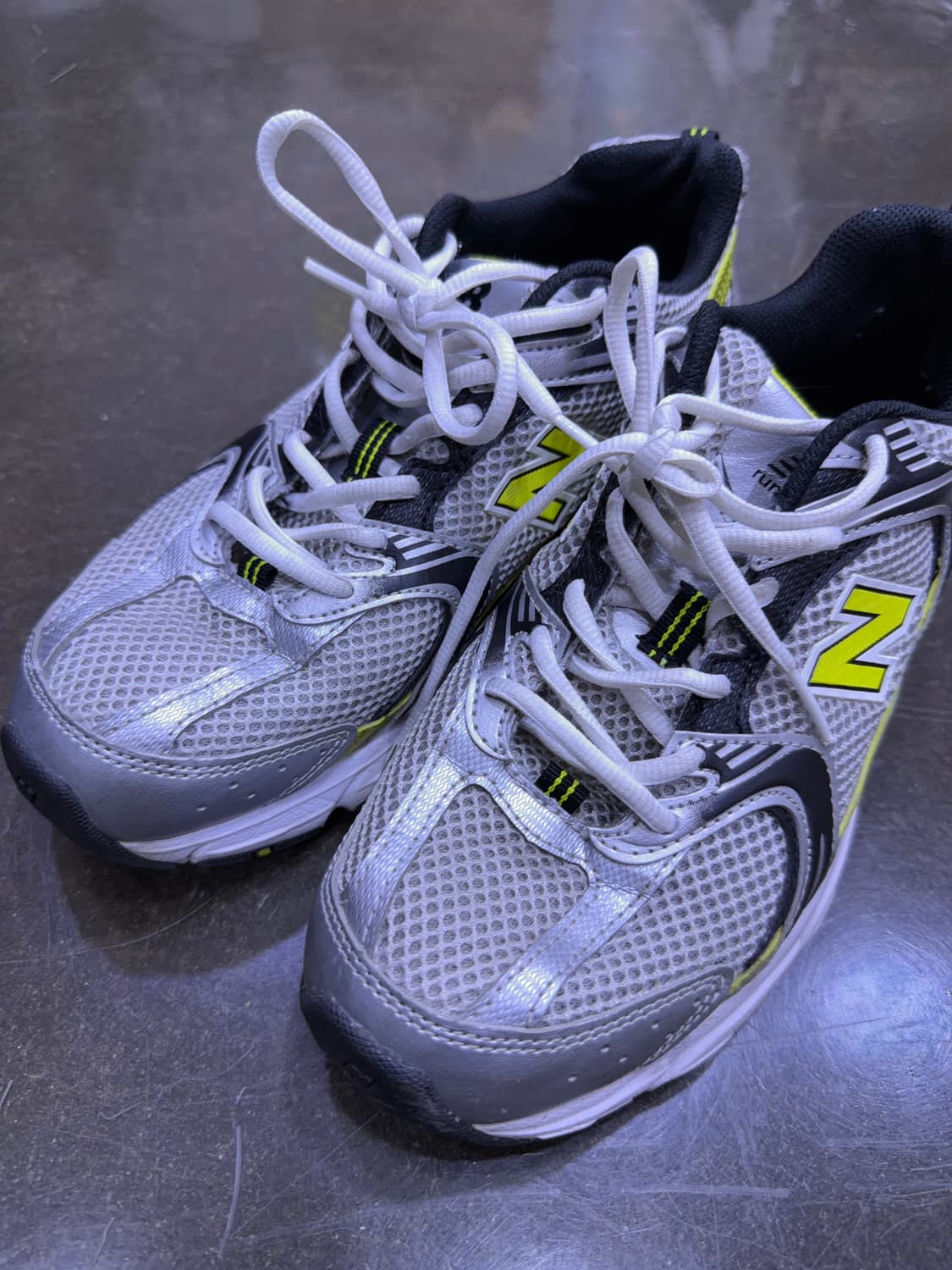 뉴발란스 530 실버옐로우 스니커즈 245 상품이미지3