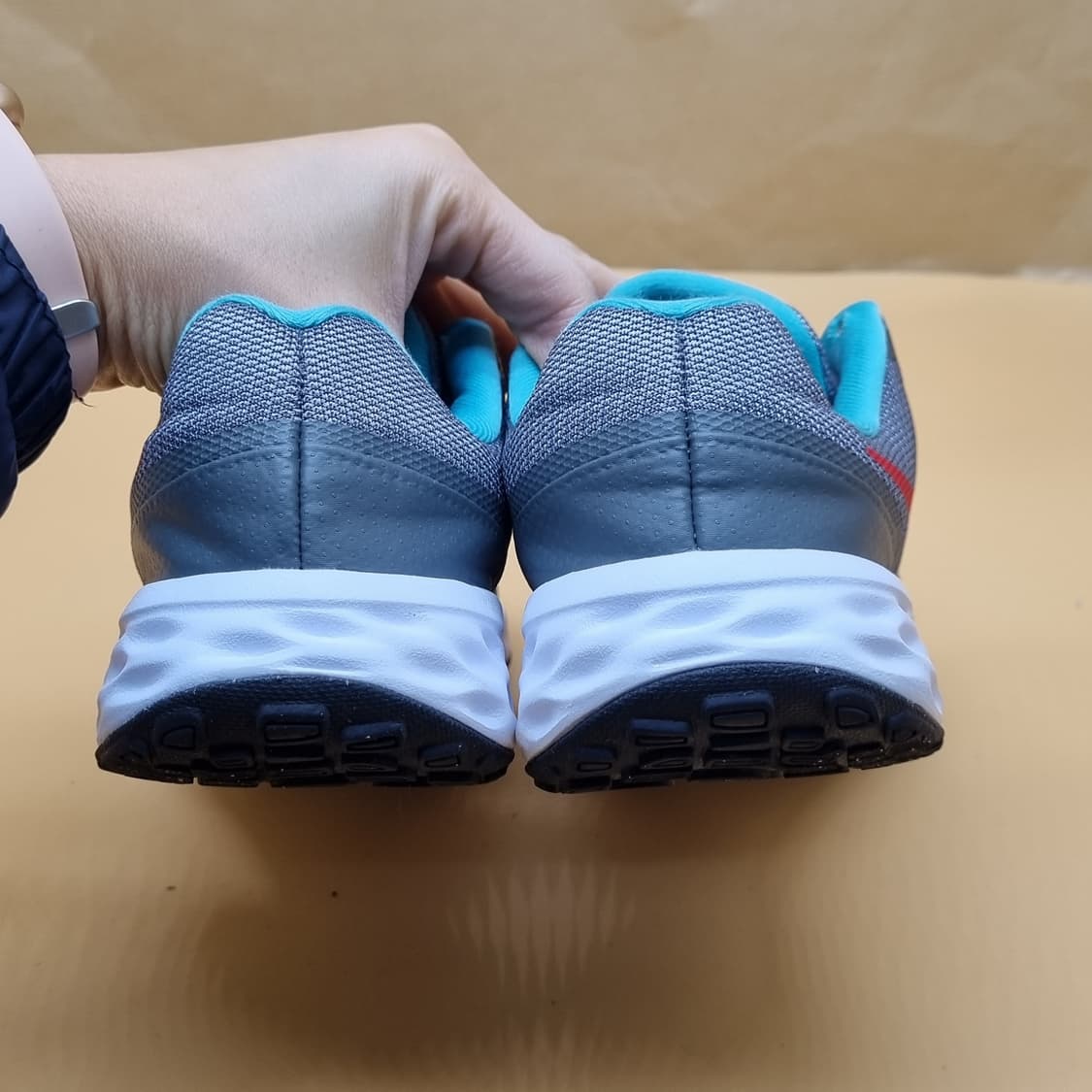 나이키 레볼루션6 넥스트네이처 여성운동화235  상품이미지4