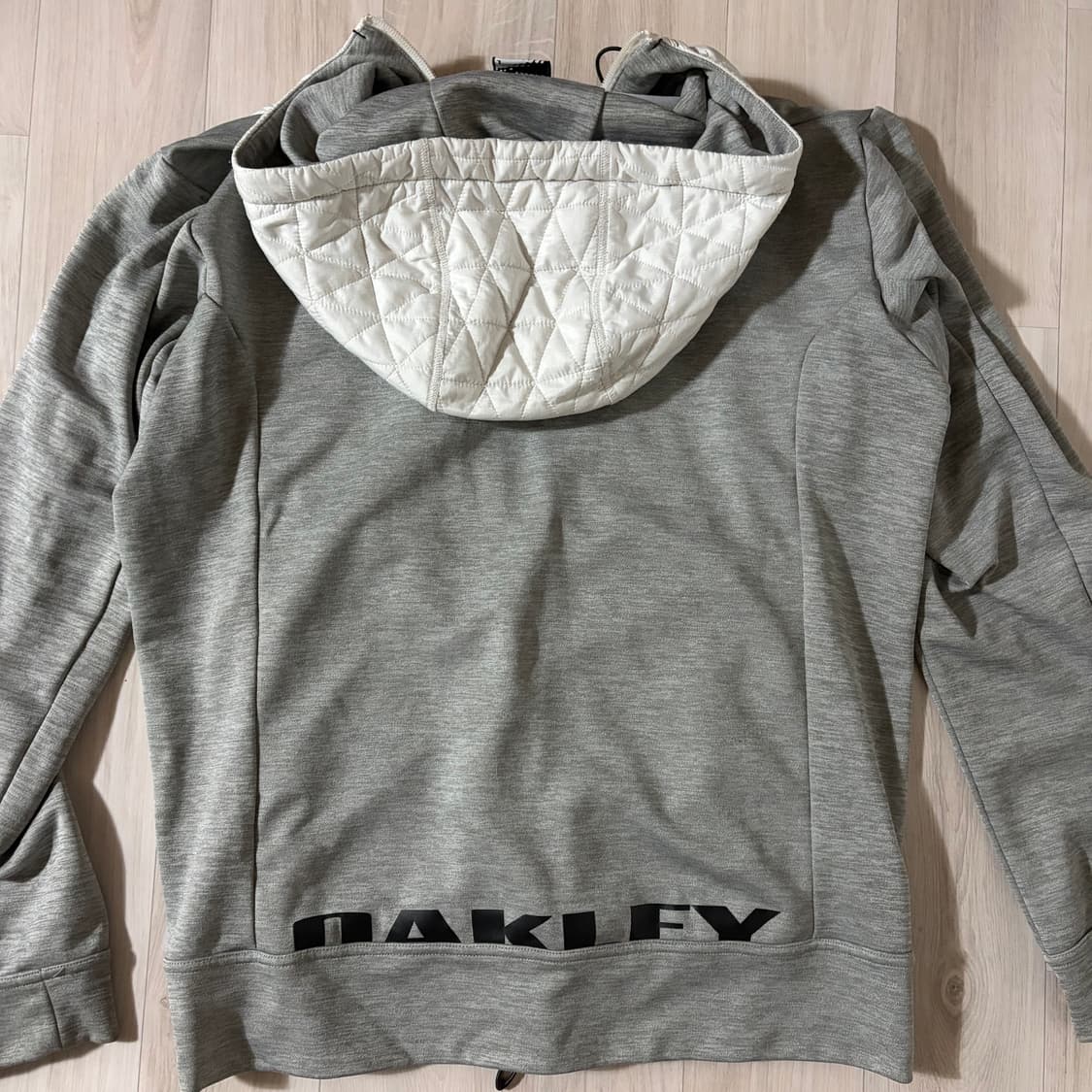 Oakley 퀼팅 윈드브레이커 상품이미지3