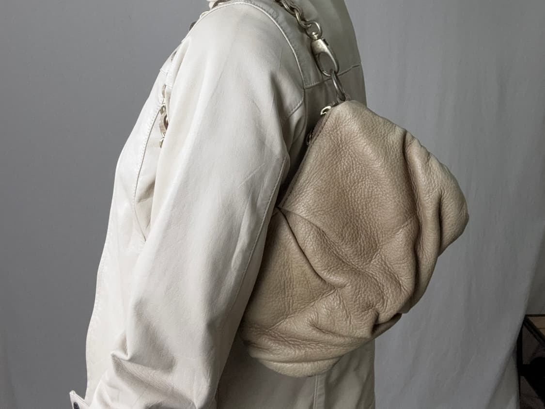 Beaure 체인 레더 숄더백 상품이미지6