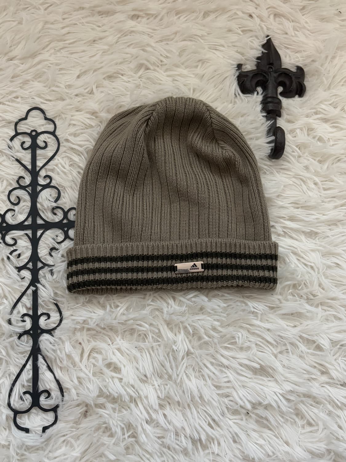 • Adidas Khaki Beanie 상품이미지1