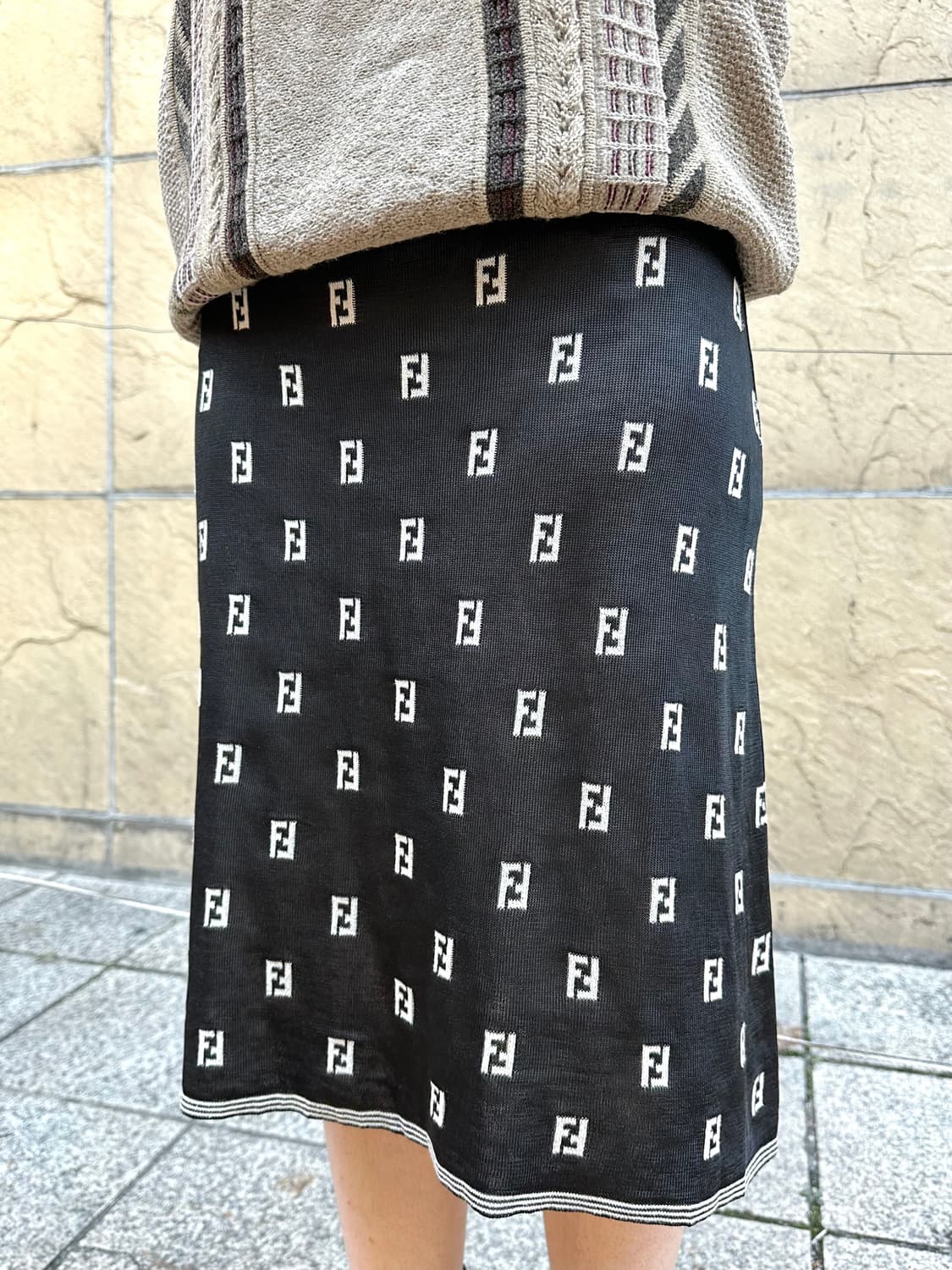 00s 펜디 주카 FF 모노그램 패턴 니트 미디 스커트 상품이미지1