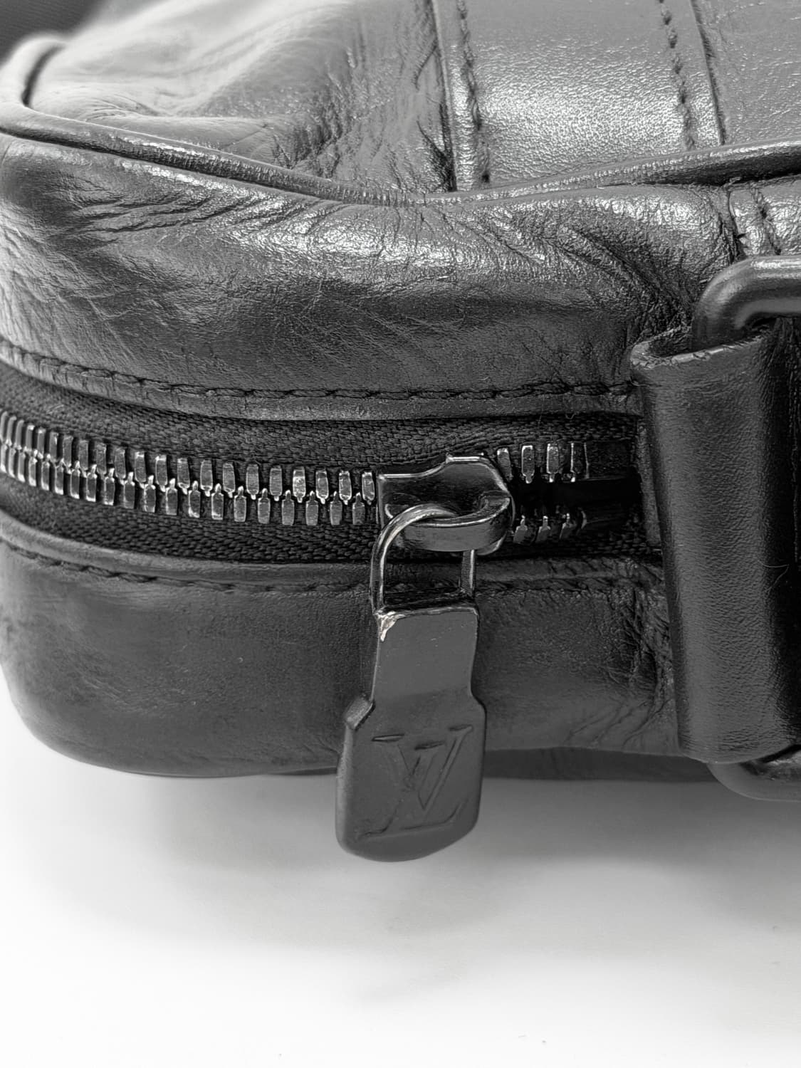 루이비통 모노그램 다뉴브 PM 크로스백 상품이미지7