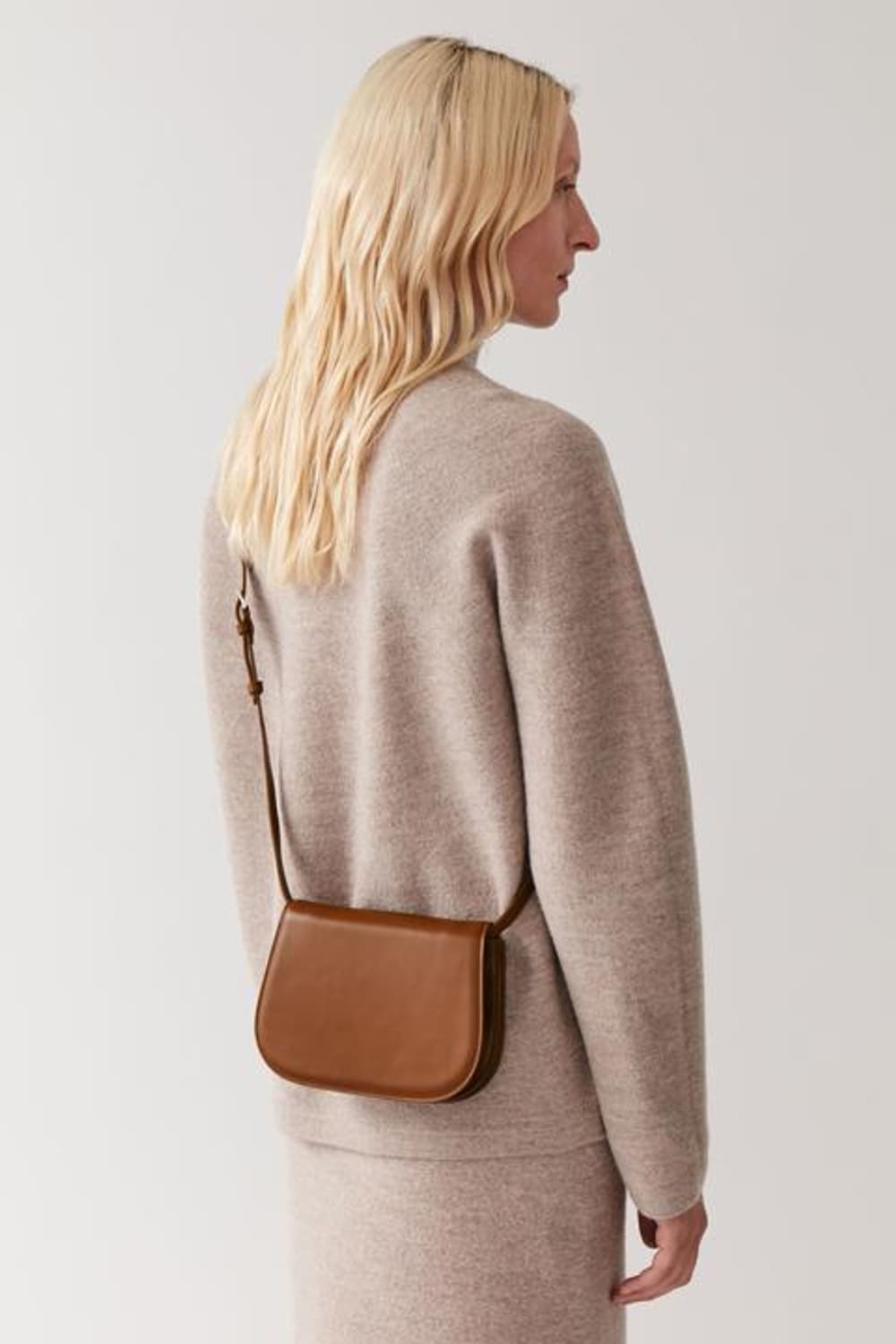 COS 코스 스몰 레더 숄더백 가죽 미니백 상품이미지1