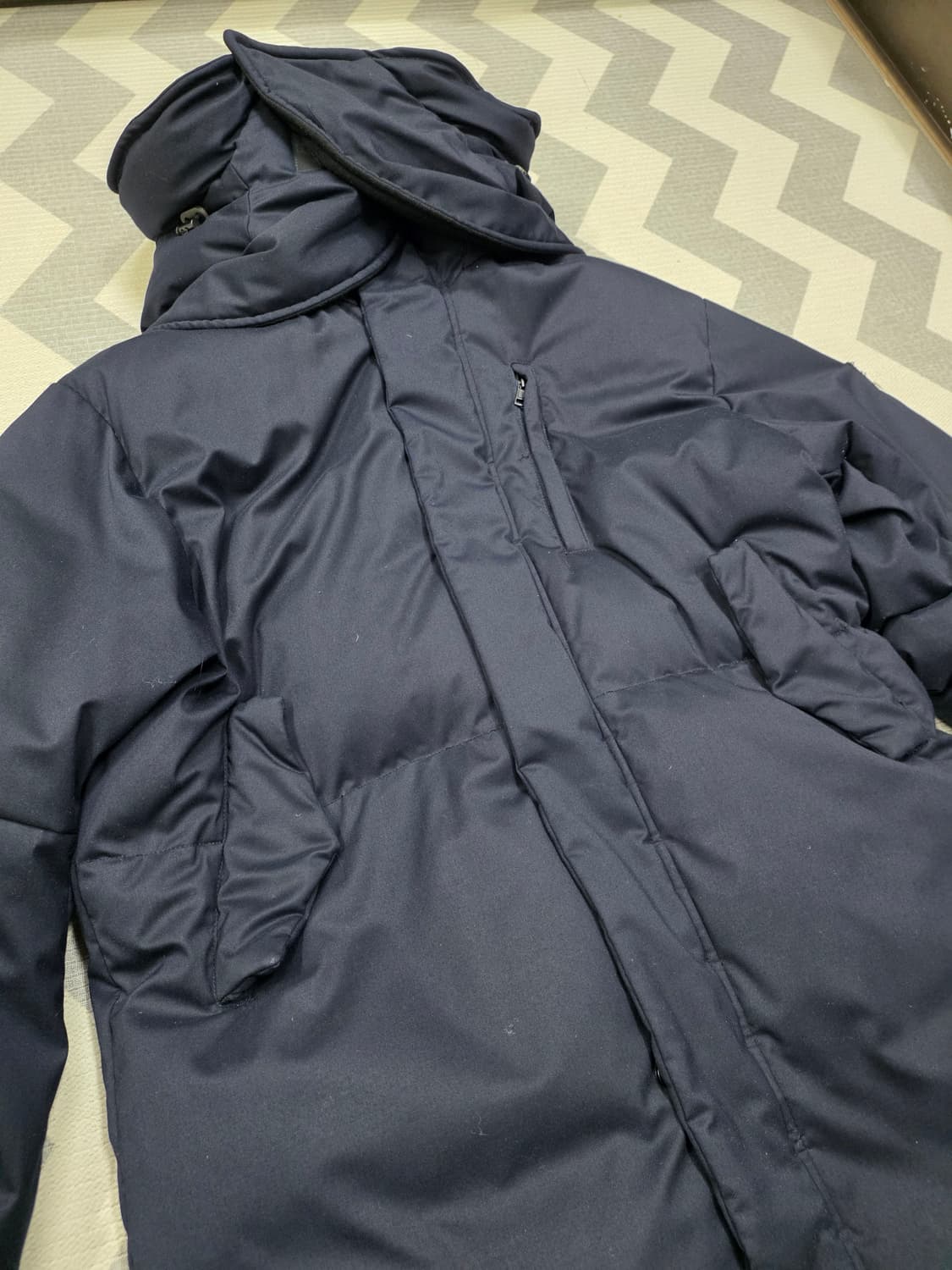 준지 천연양가죽 롱 구스다운 패딩 2웨이지퍼  48 (정가239만) 상품이미지4