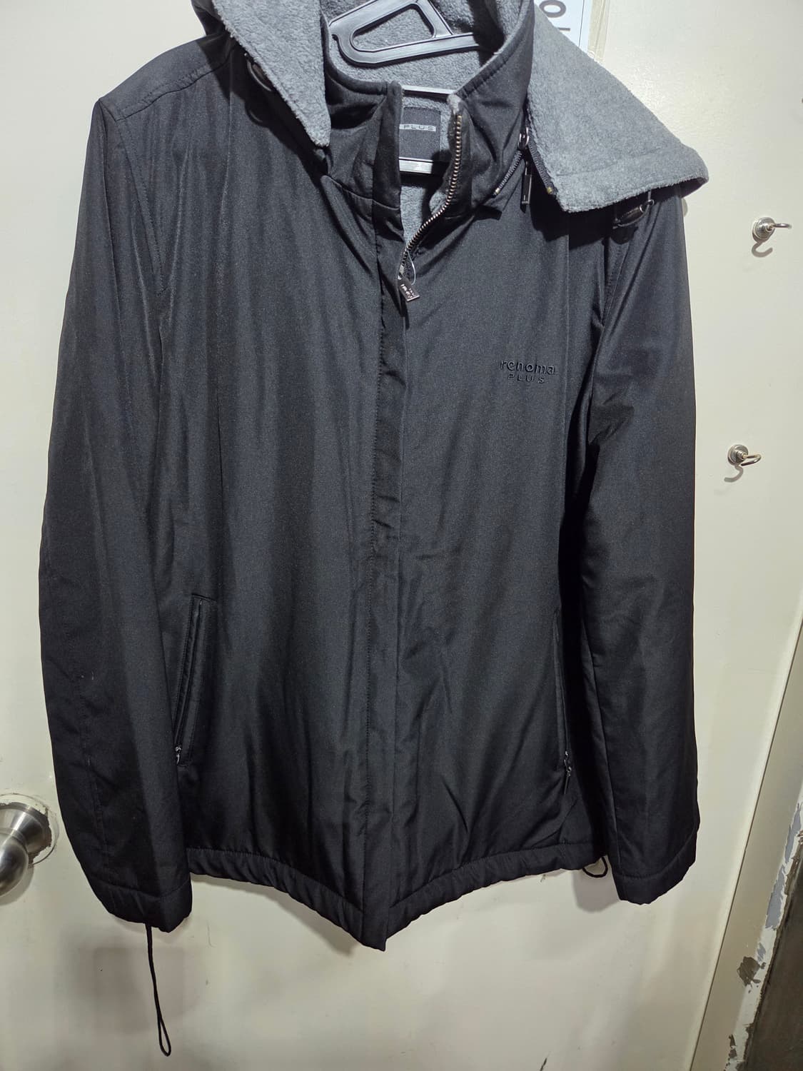 레로마 후드 블랙바람막이 상품이미지1