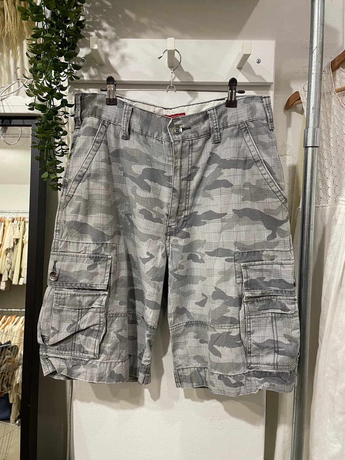 levi's camo bermuda shorts 상품이미지5