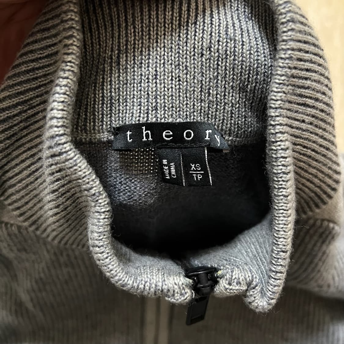 띠어리 여성 미니멀 니트집업 XS/85  상품이미지4