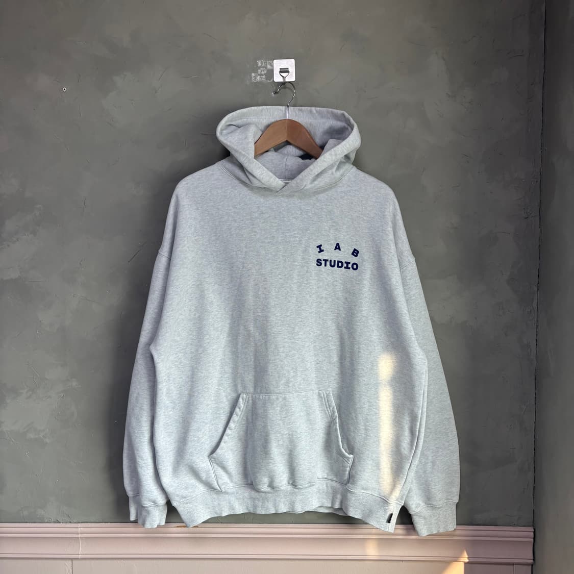 아이앱스튜디오 후드티 그레이 상품이미지1