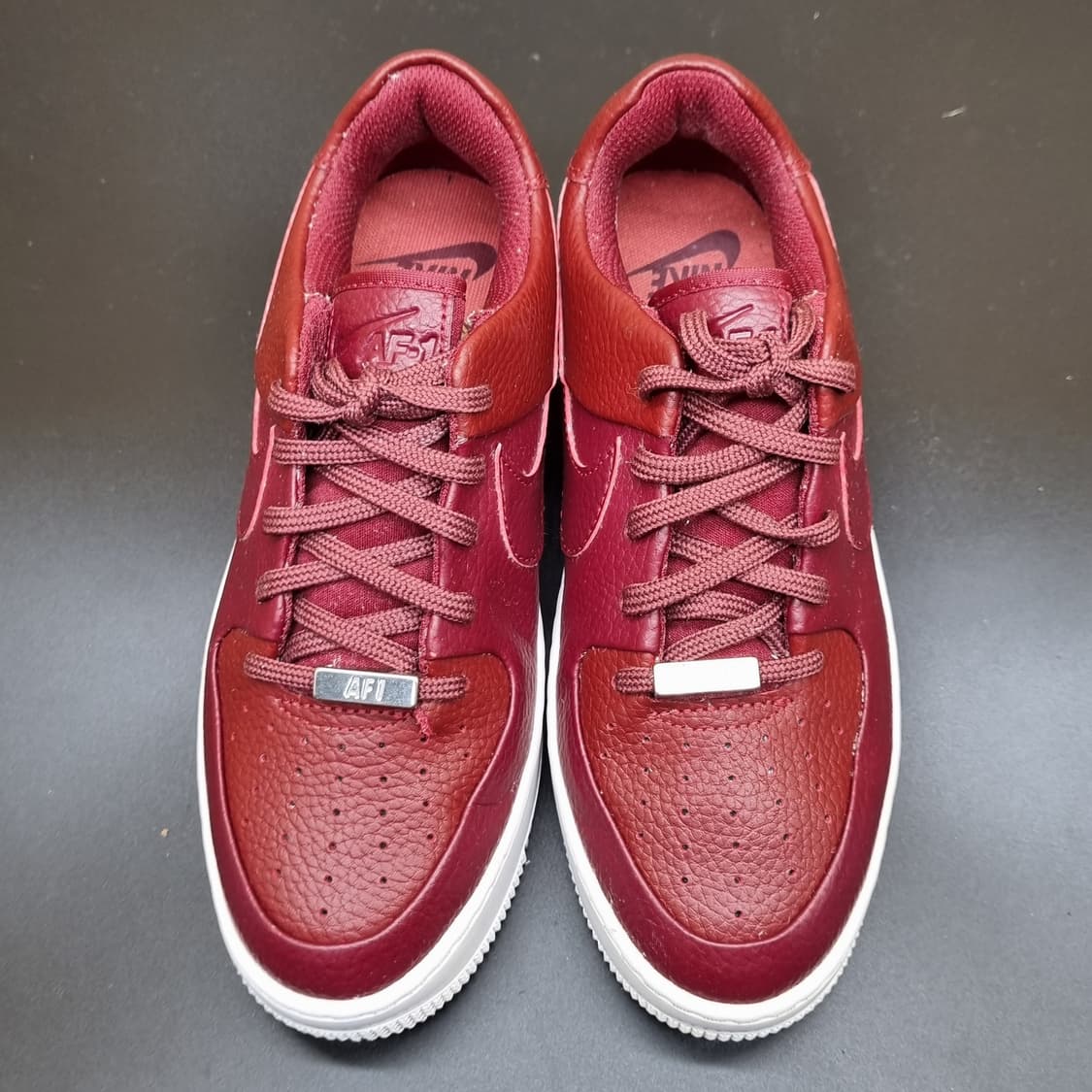 나이키 에어포스1 로우 세이지팀레드240 상품이미지2