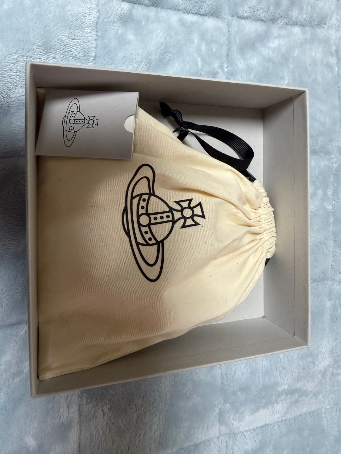 비비안웨스트우드 원 로우 펄 바스 릴리프 초커 실버 상품이미지4