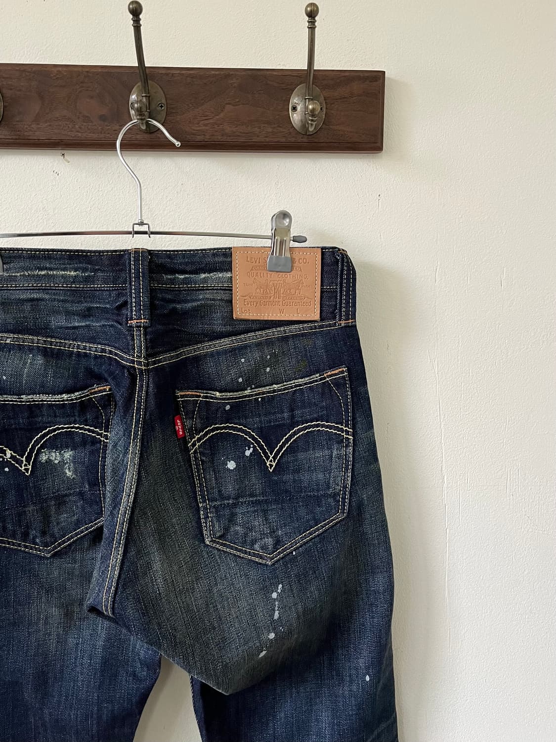 Levi’s 스티치 페인팅 데님 팬츠 상품이미지4