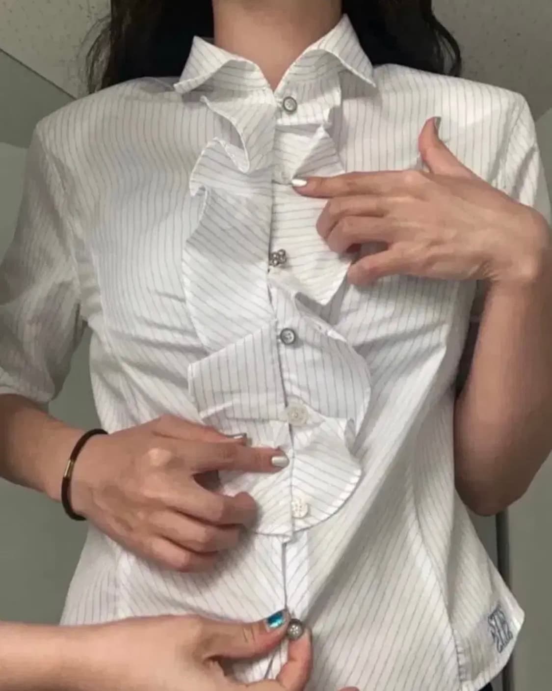 에옹쓰 stts 프릴 셔츠 상품이미지1