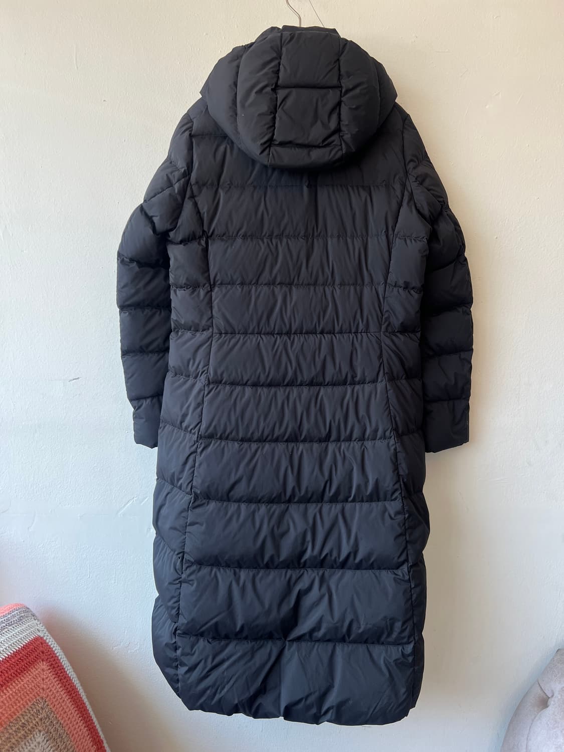 유니클로 여성 블랙 다운패딩점퍼 후드롱패딩  상품이미지3