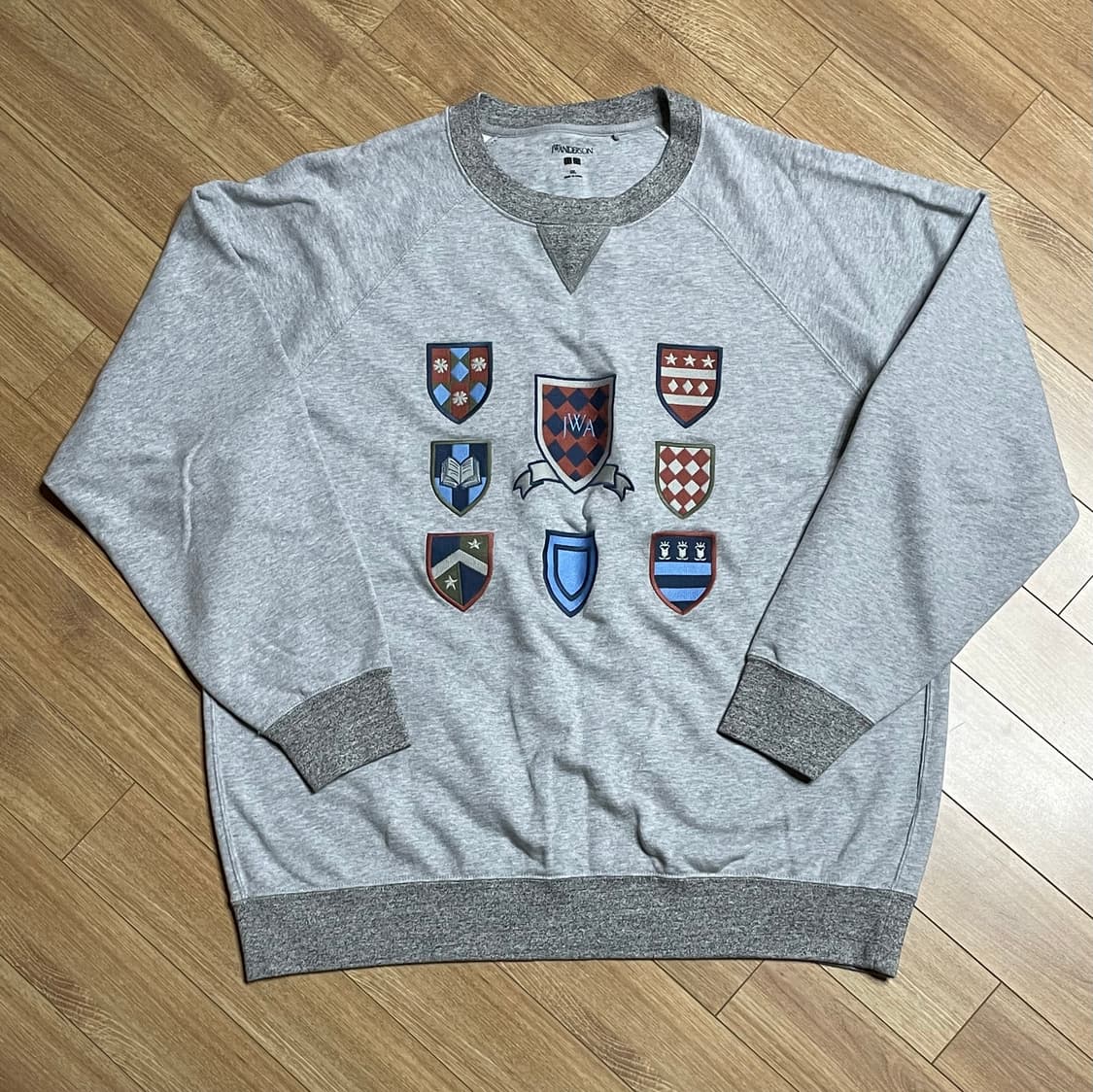 유니클로 jwa 23 스웨트셔츠 상품이미지1